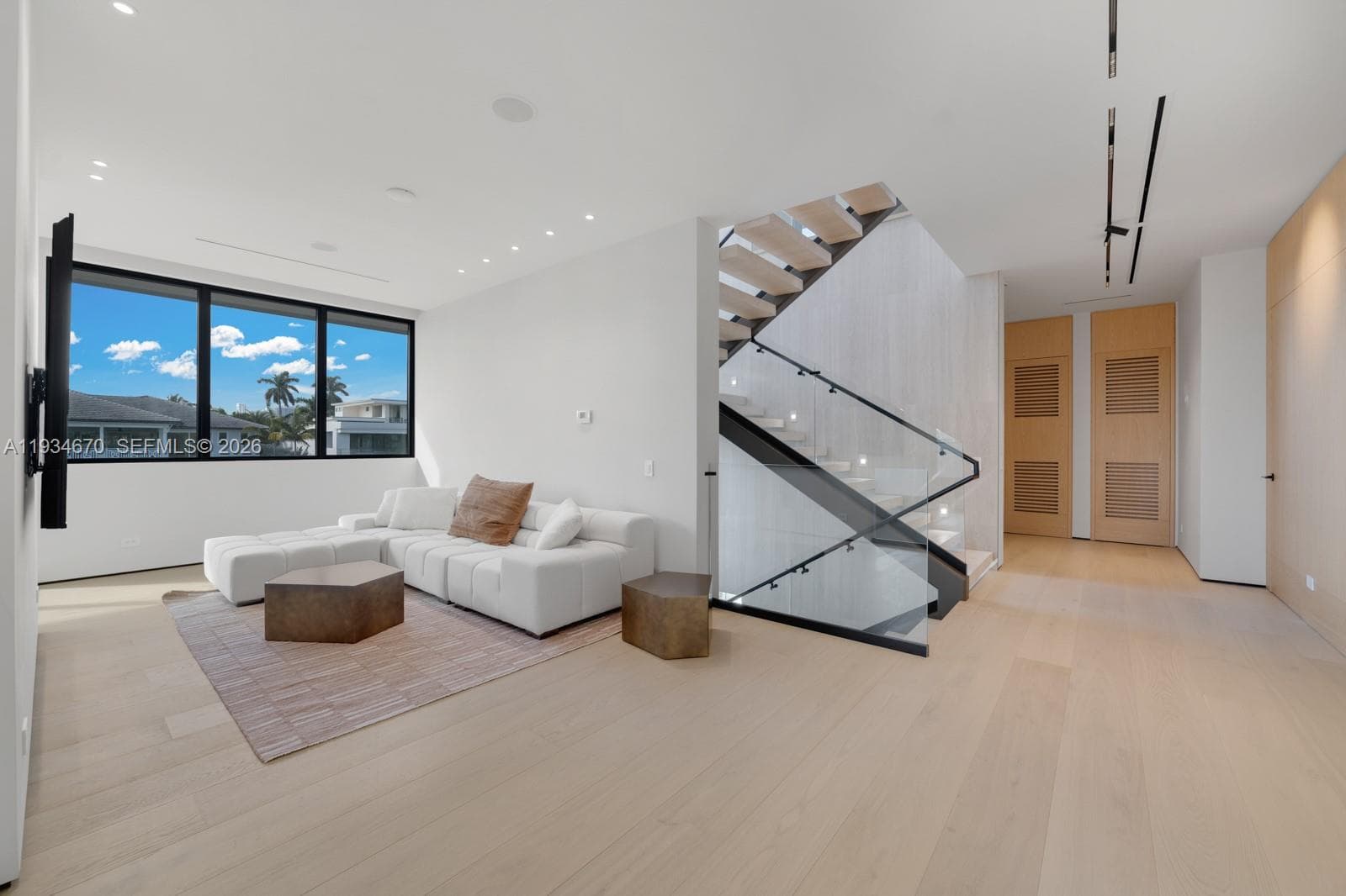 641 Flamingo Dr