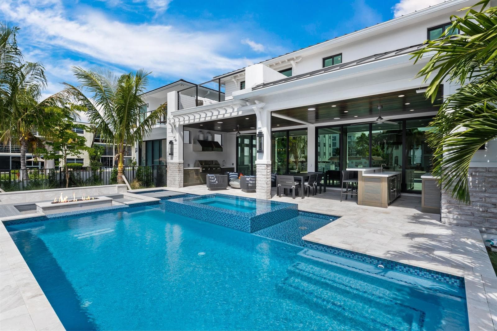 319 Coconut Isle Dr
