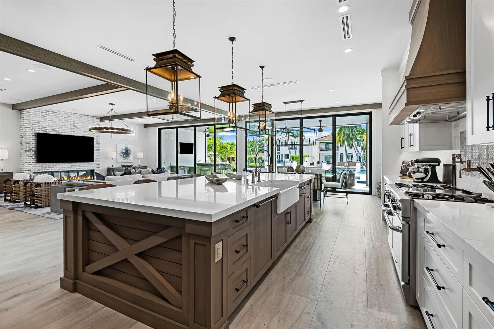 319 Coconut Isle Dr