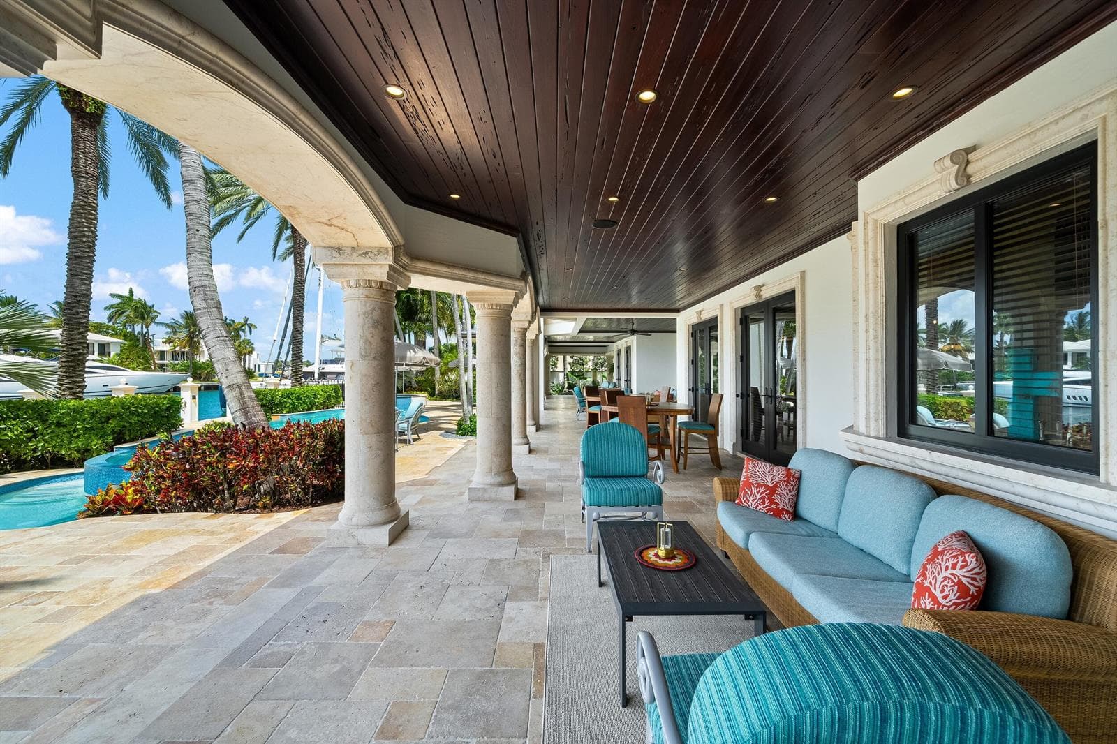 2430 Del Lago Dr