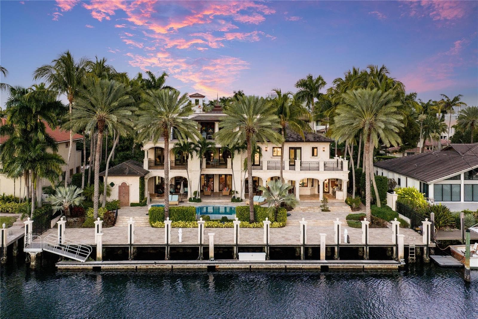 2430 Del Lago Dr