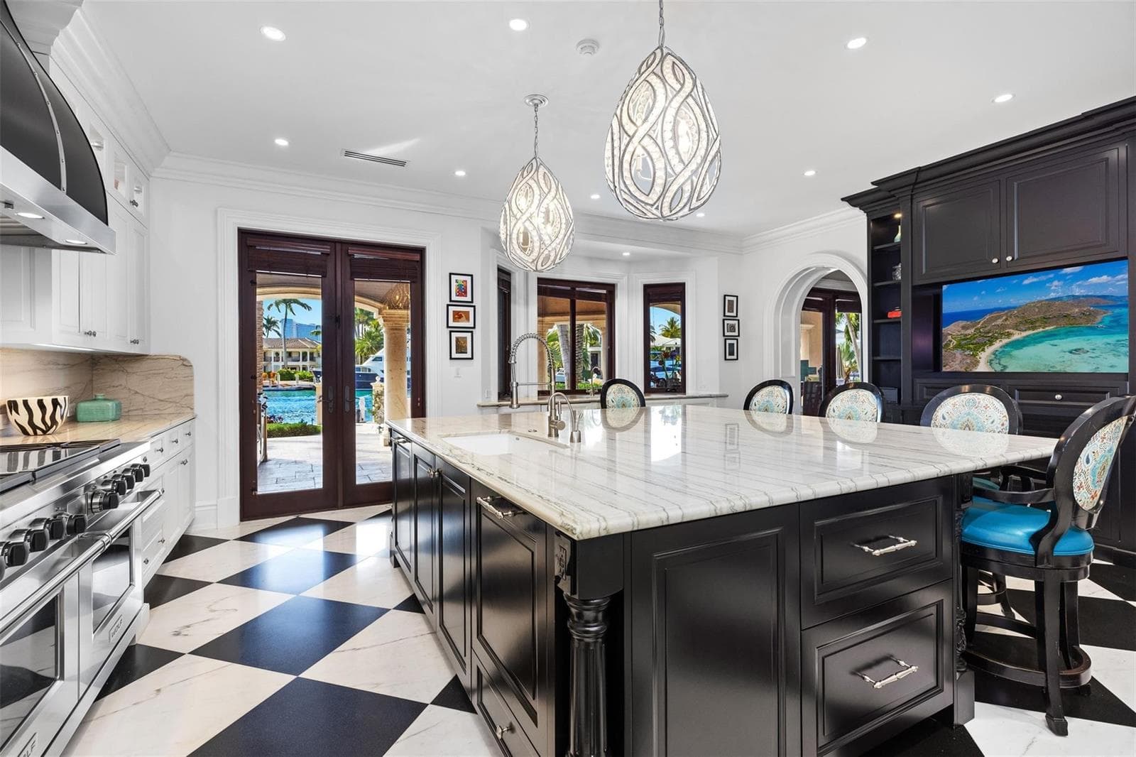 2430 Del Lago Dr