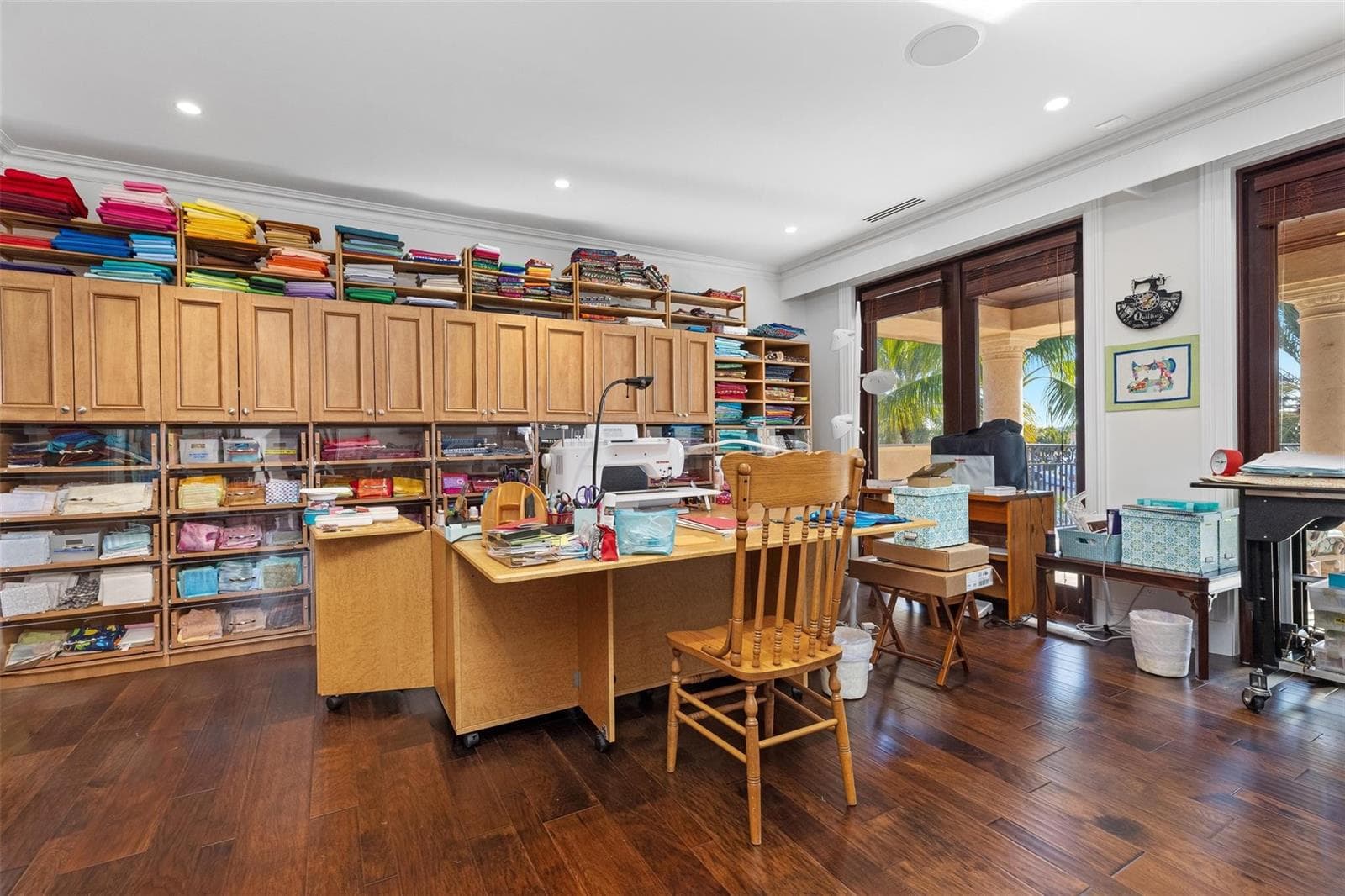 2430 Del Lago Dr