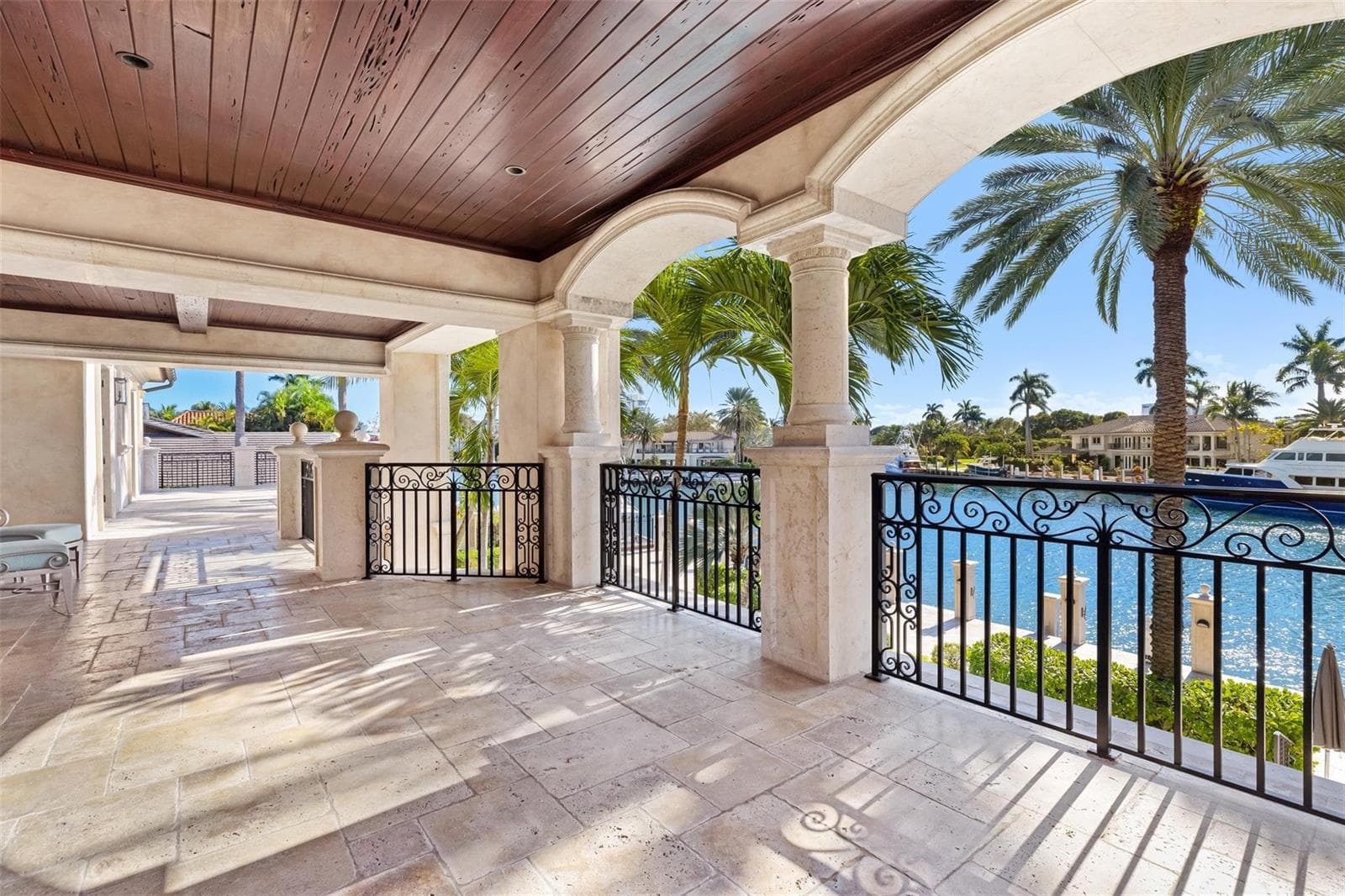 2430 Del Lago Dr
