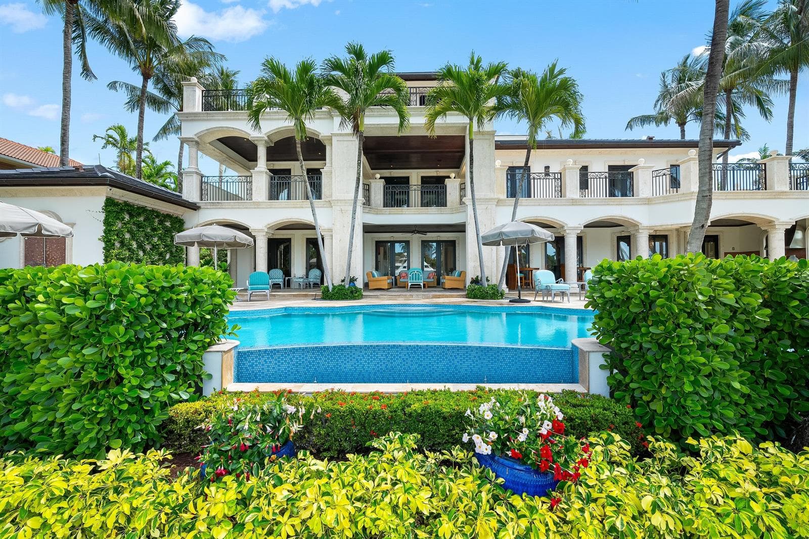 2430 Del Lago Dr