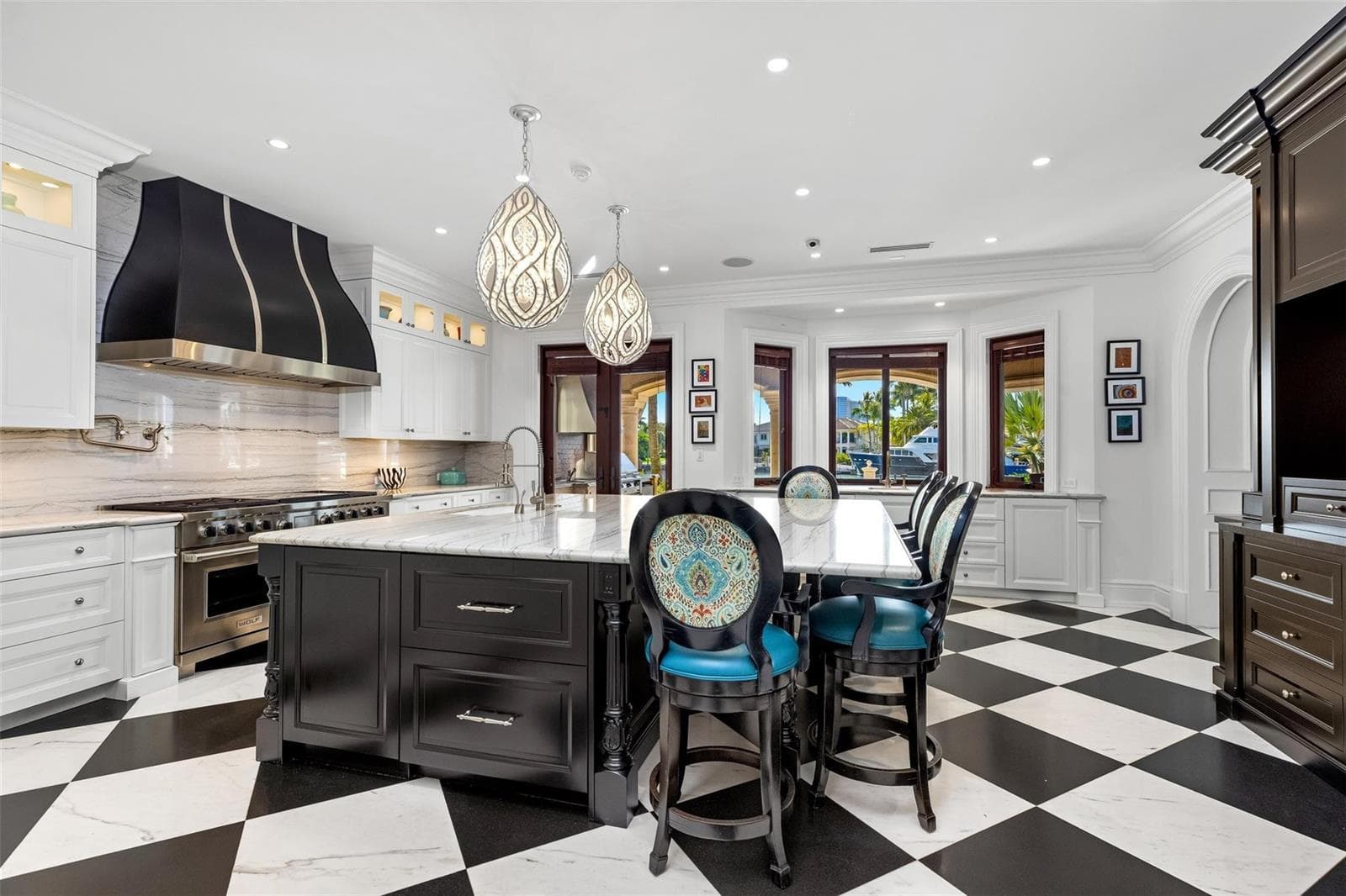 2430 Del Lago Dr