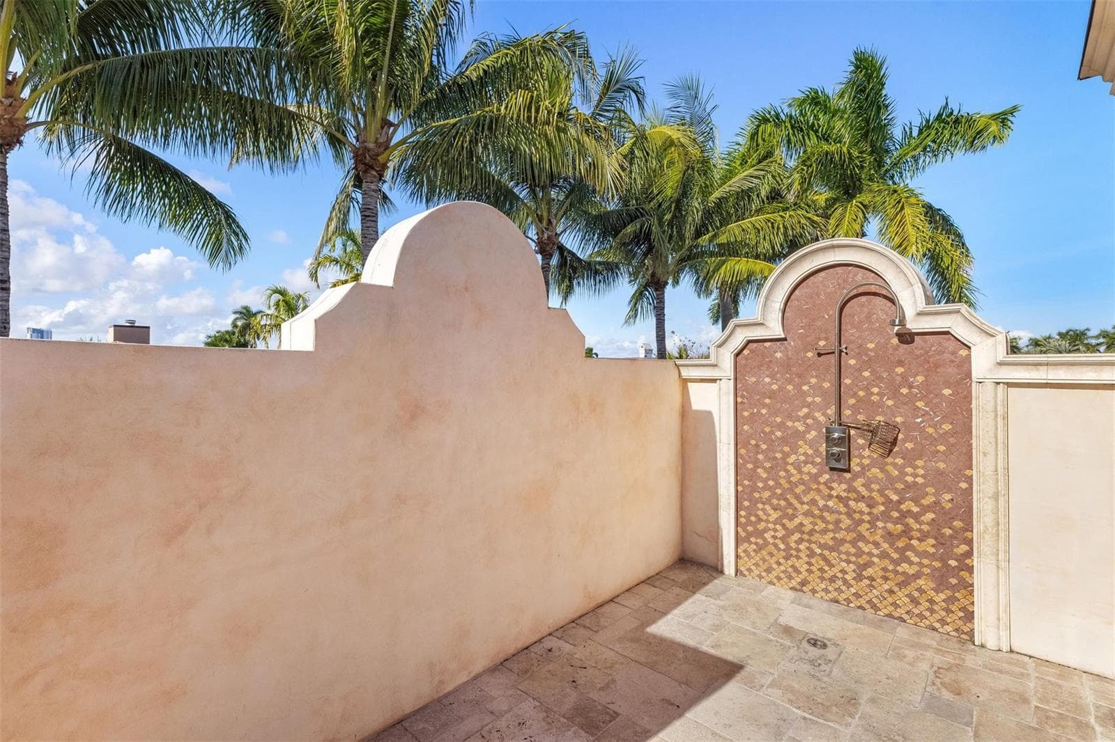 2430 Del Lago Dr