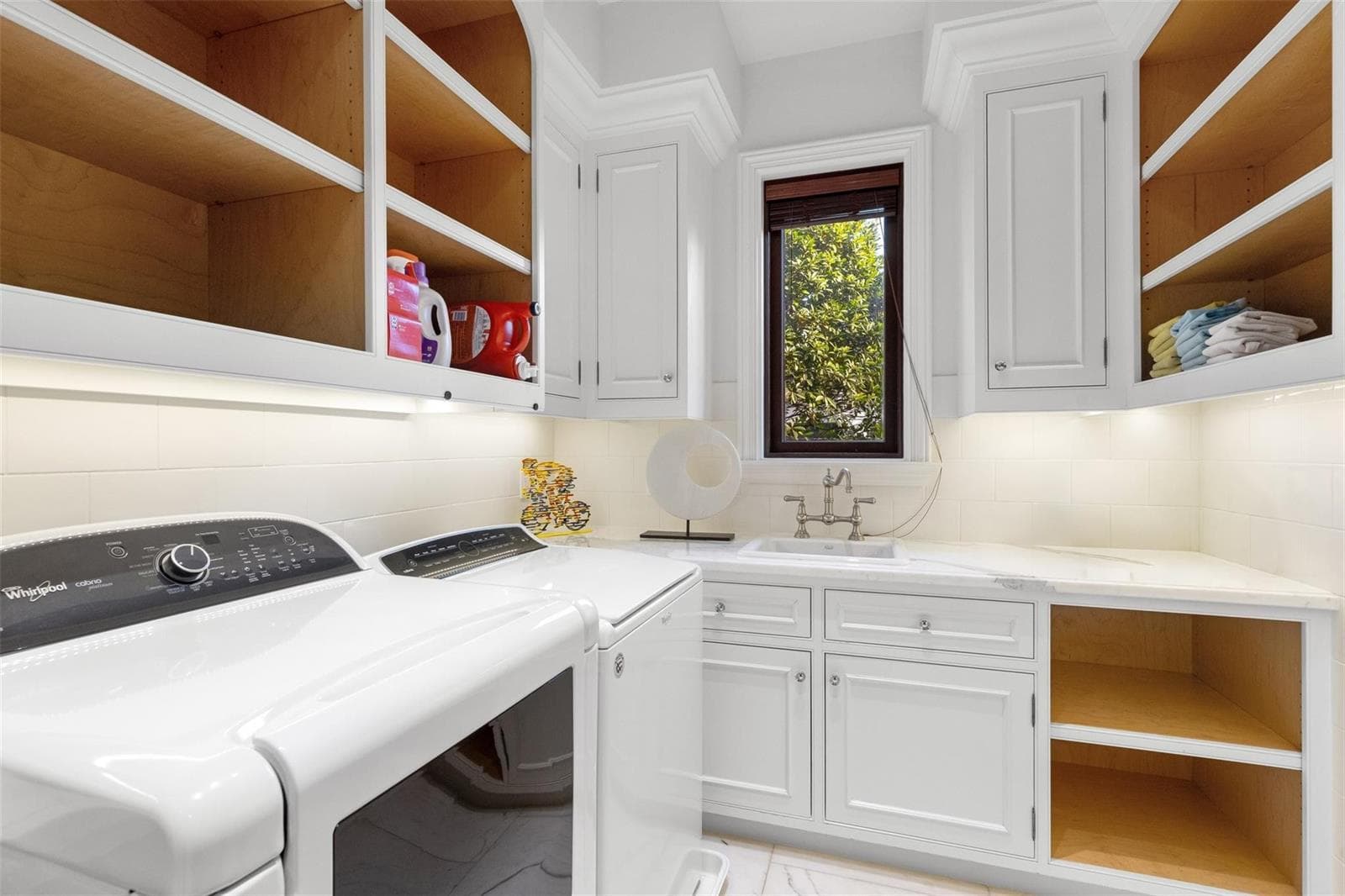 2430 Del Lago Dr