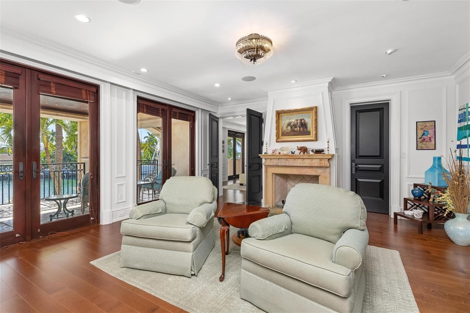 2430 Del Lago Dr