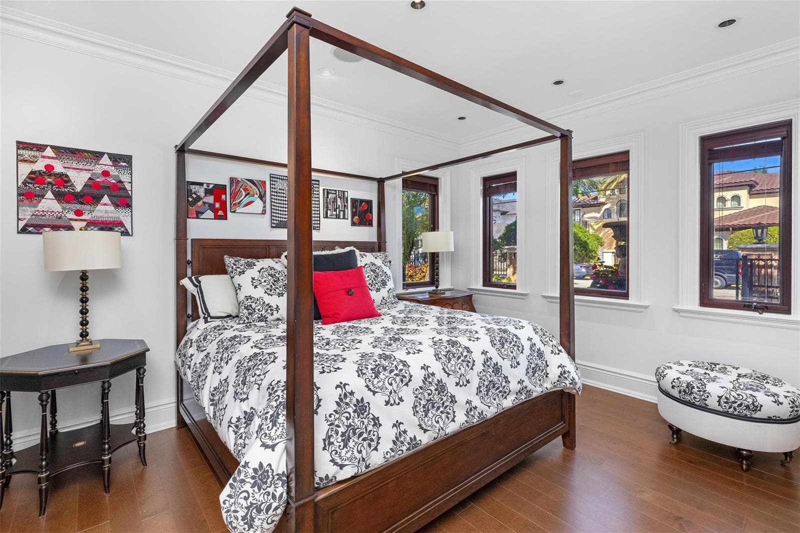 2430 Del Lago Dr