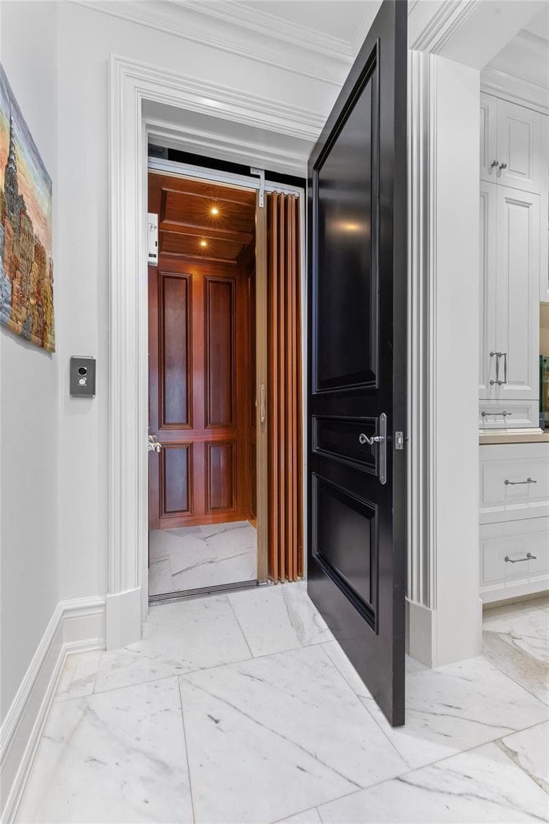2430 Del Lago Dr