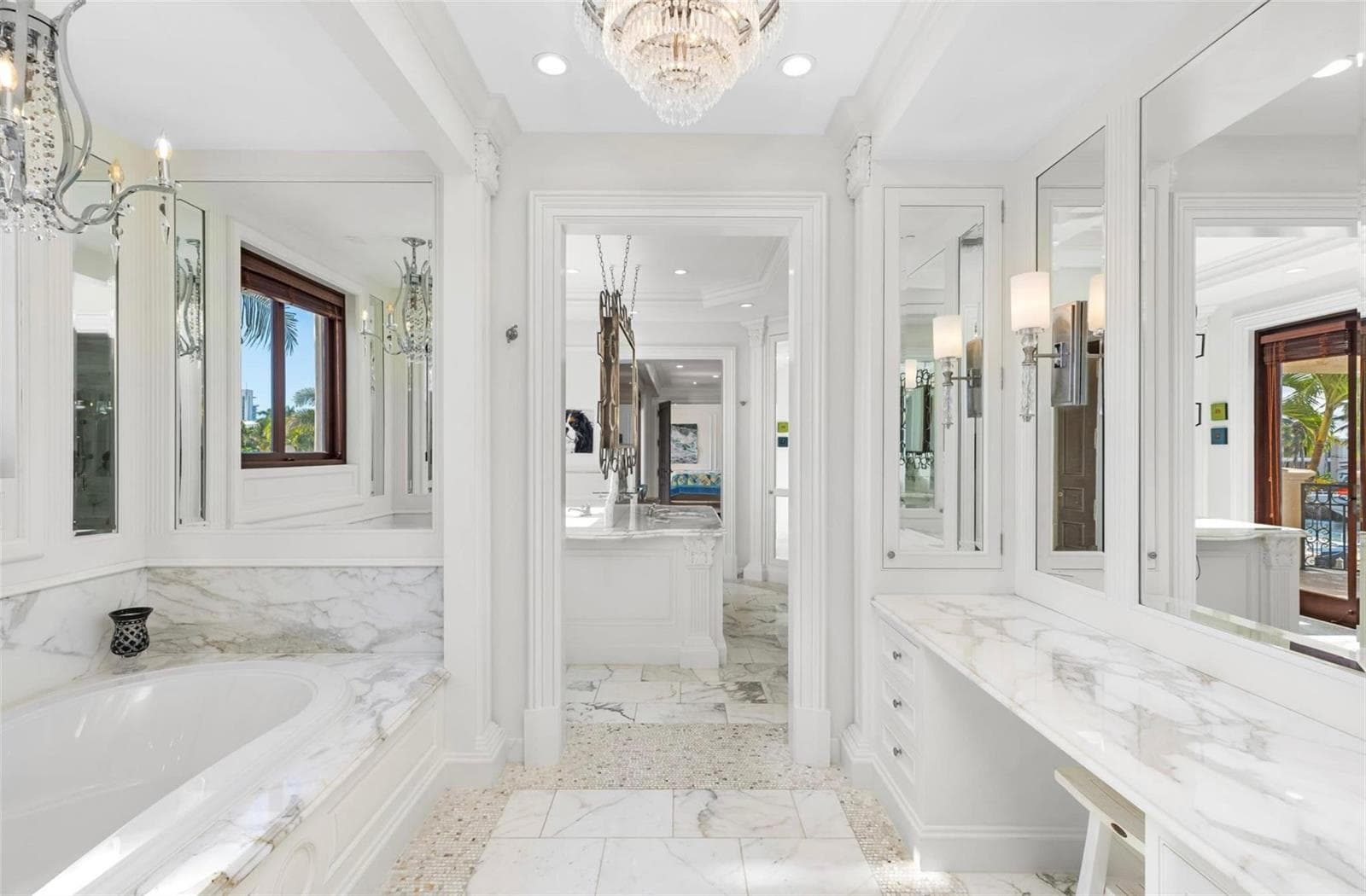 2430 Del Lago Dr