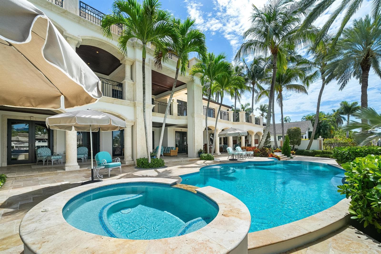 2430 Del Lago Dr