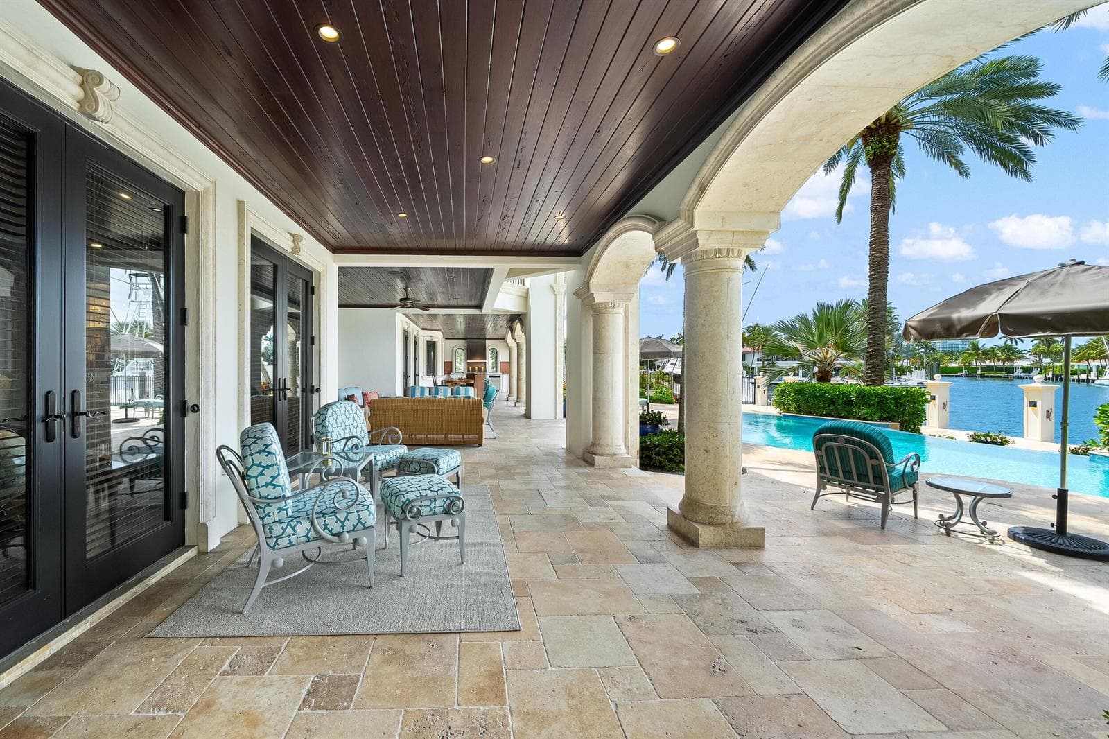2430 Del Lago Dr