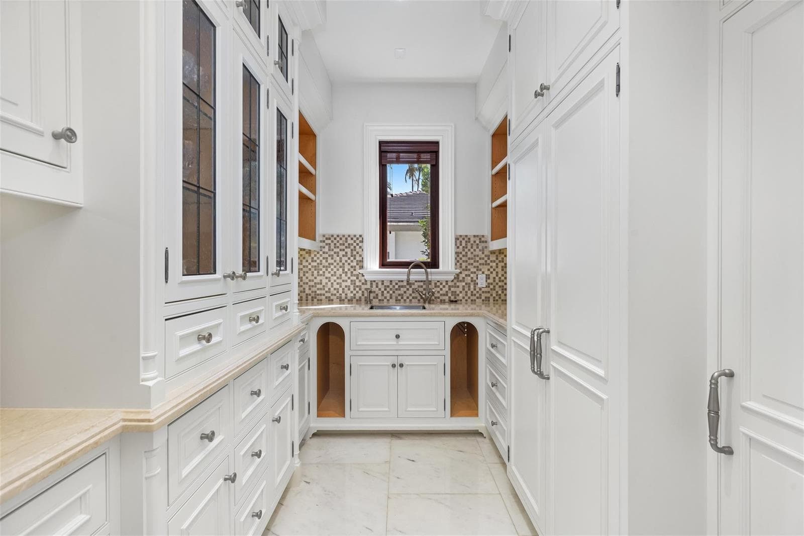 2430 Del Lago Dr