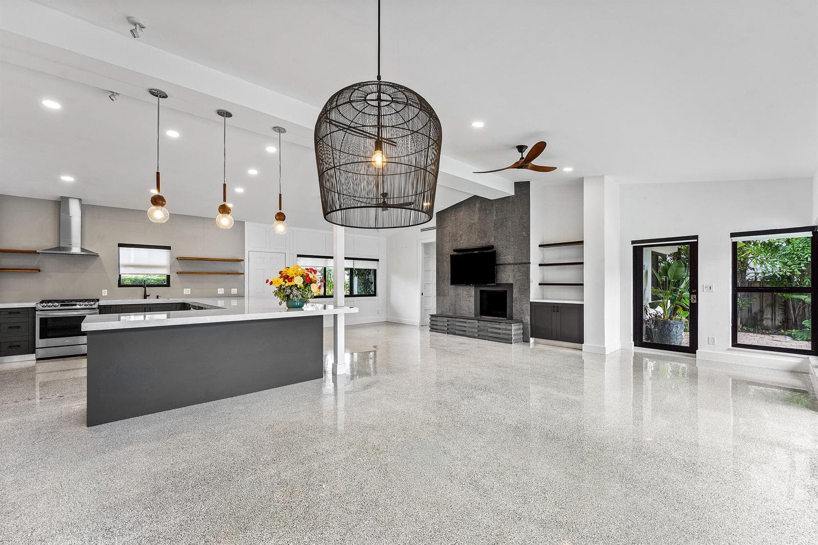 801 Solar Isle Dr