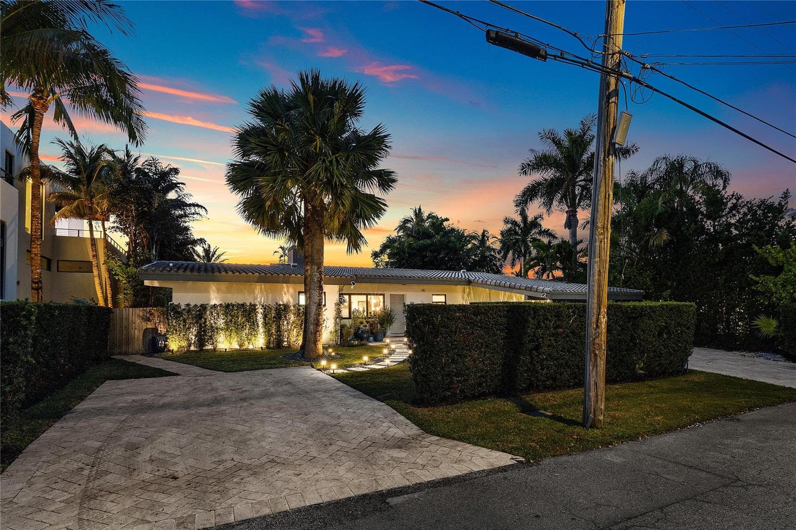 801 Solar Isle Dr