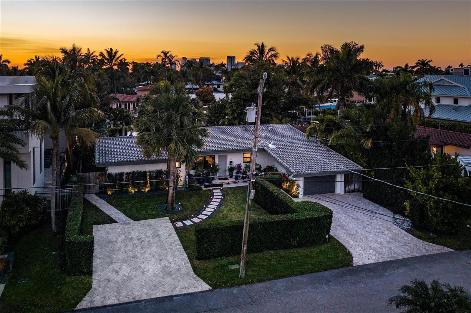 801 Solar Isle Dr