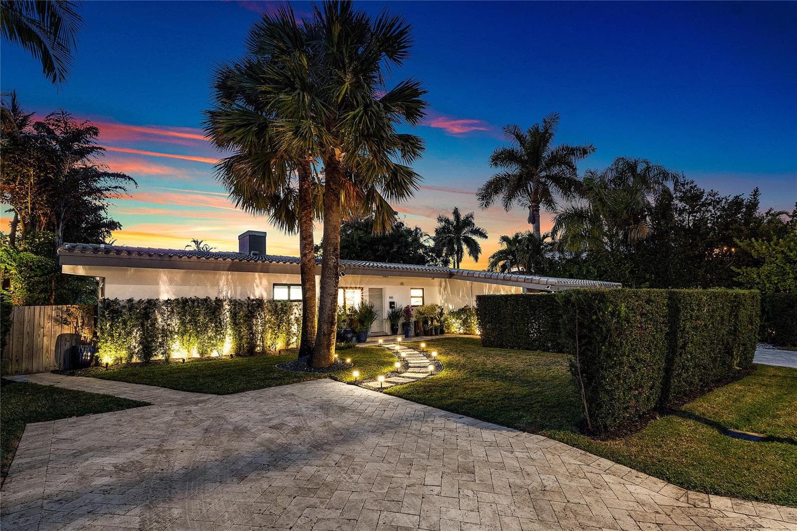 801 Solar Isle Dr