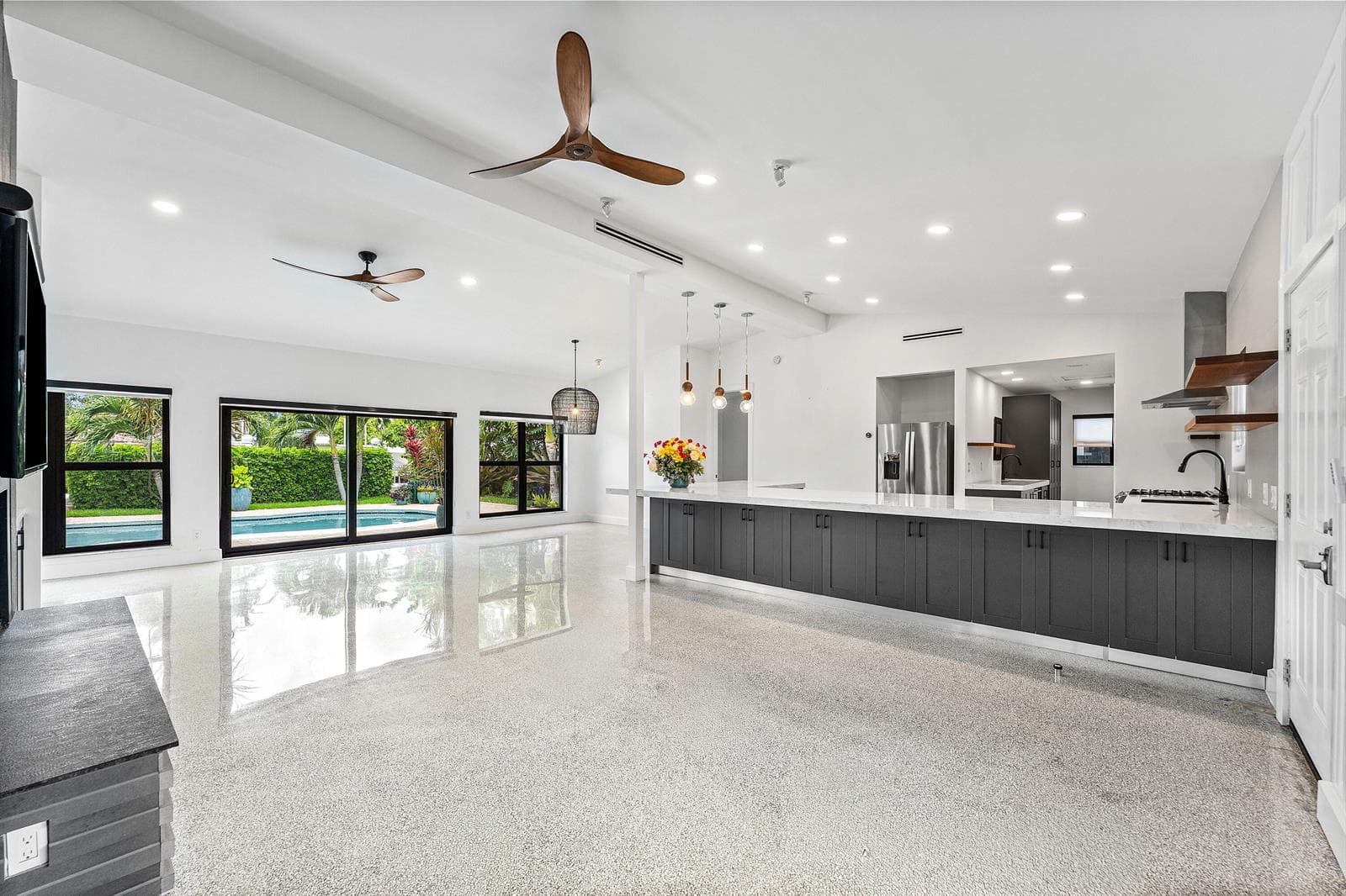 801 Solar Isle Dr
