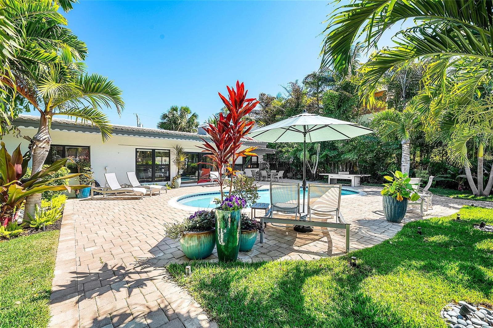 801 Solar Isle Dr