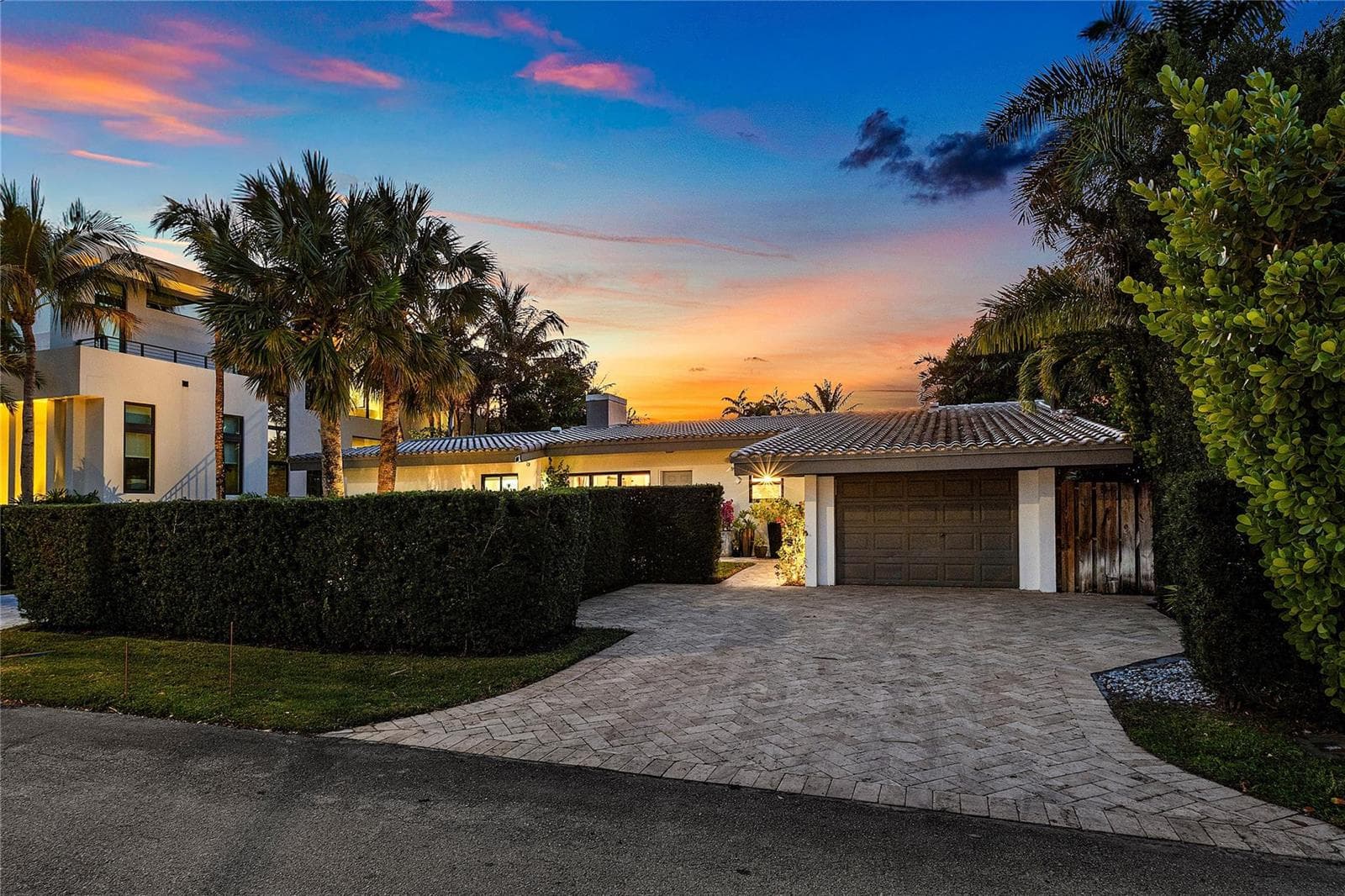 801 Solar Isle Dr