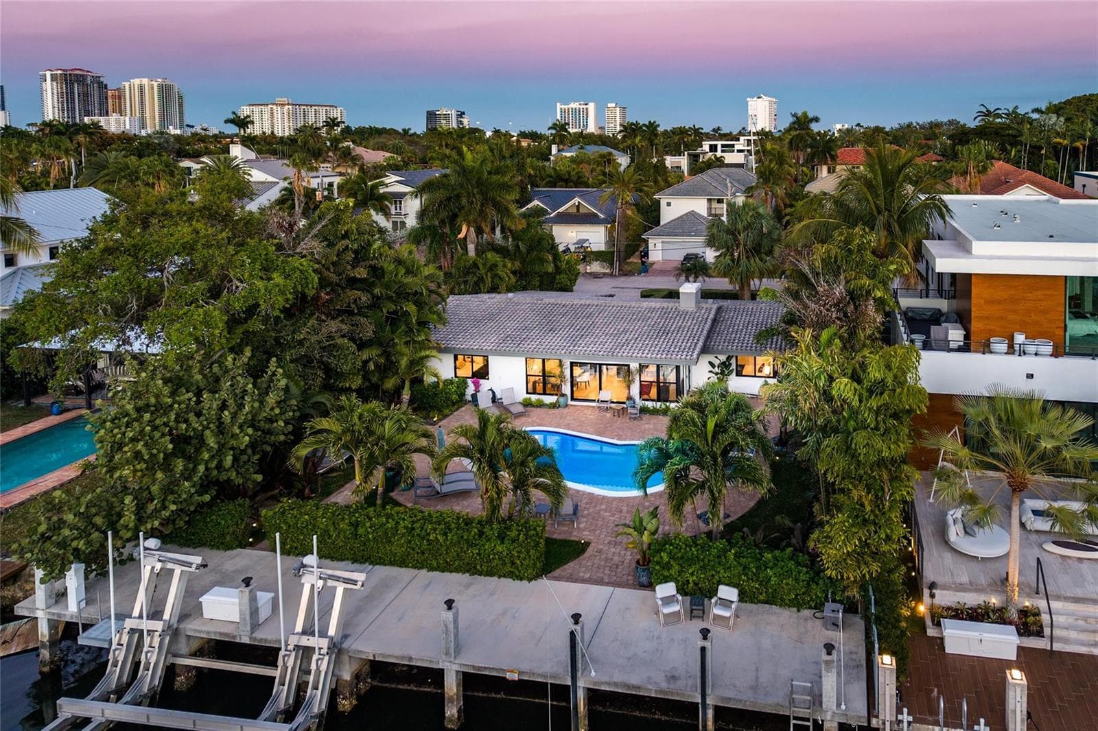 801 Solar Isle Dr