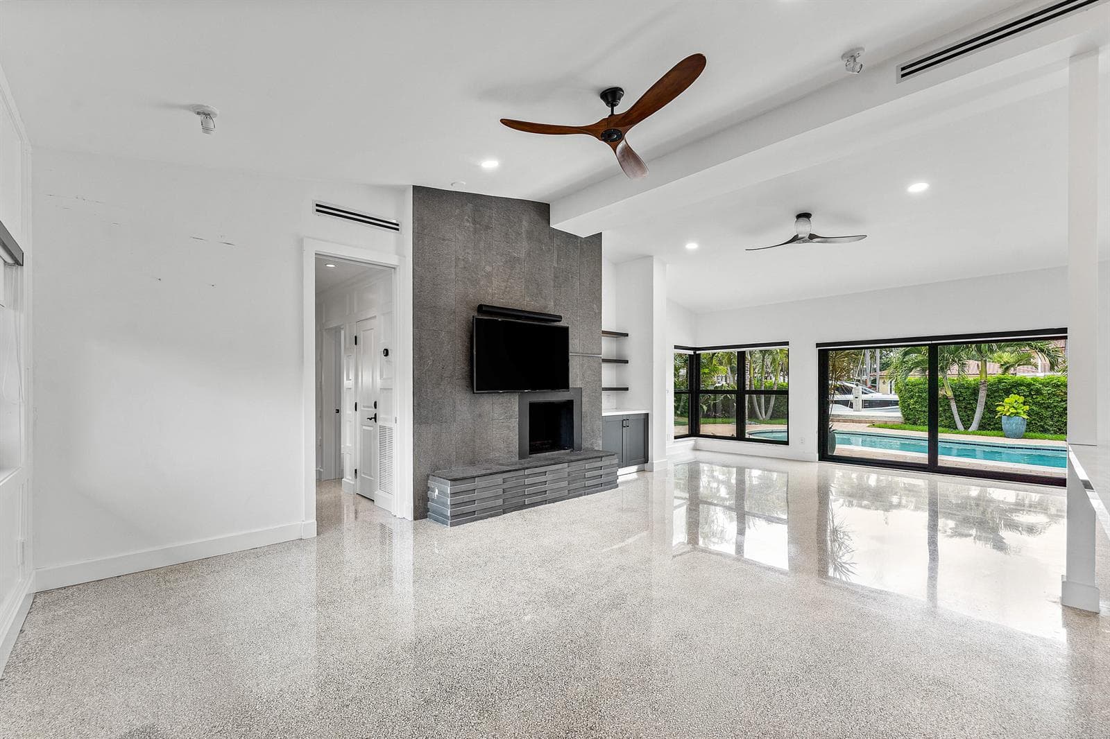 801 Solar Isle Dr