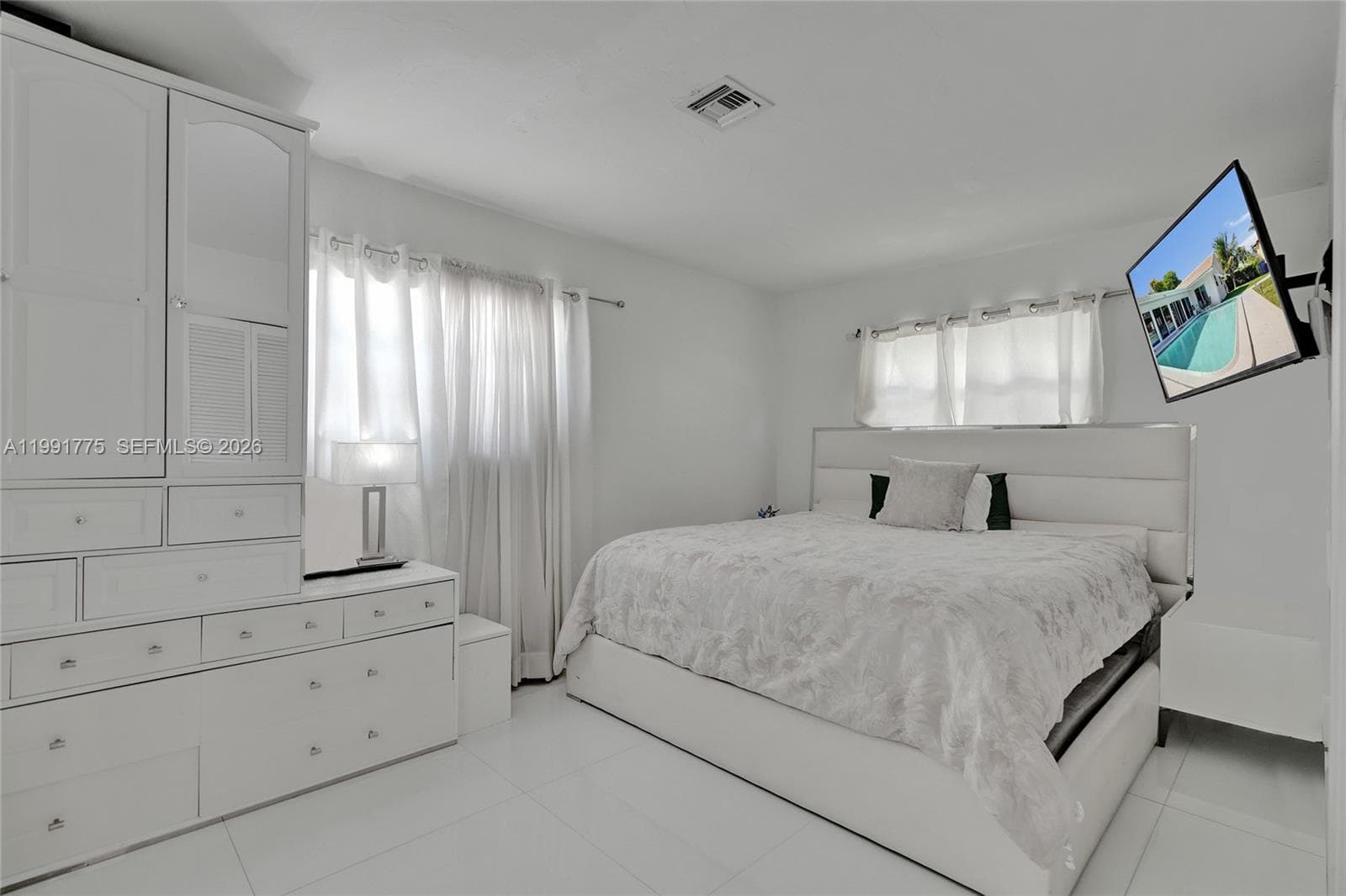 4100 Bayview Dr