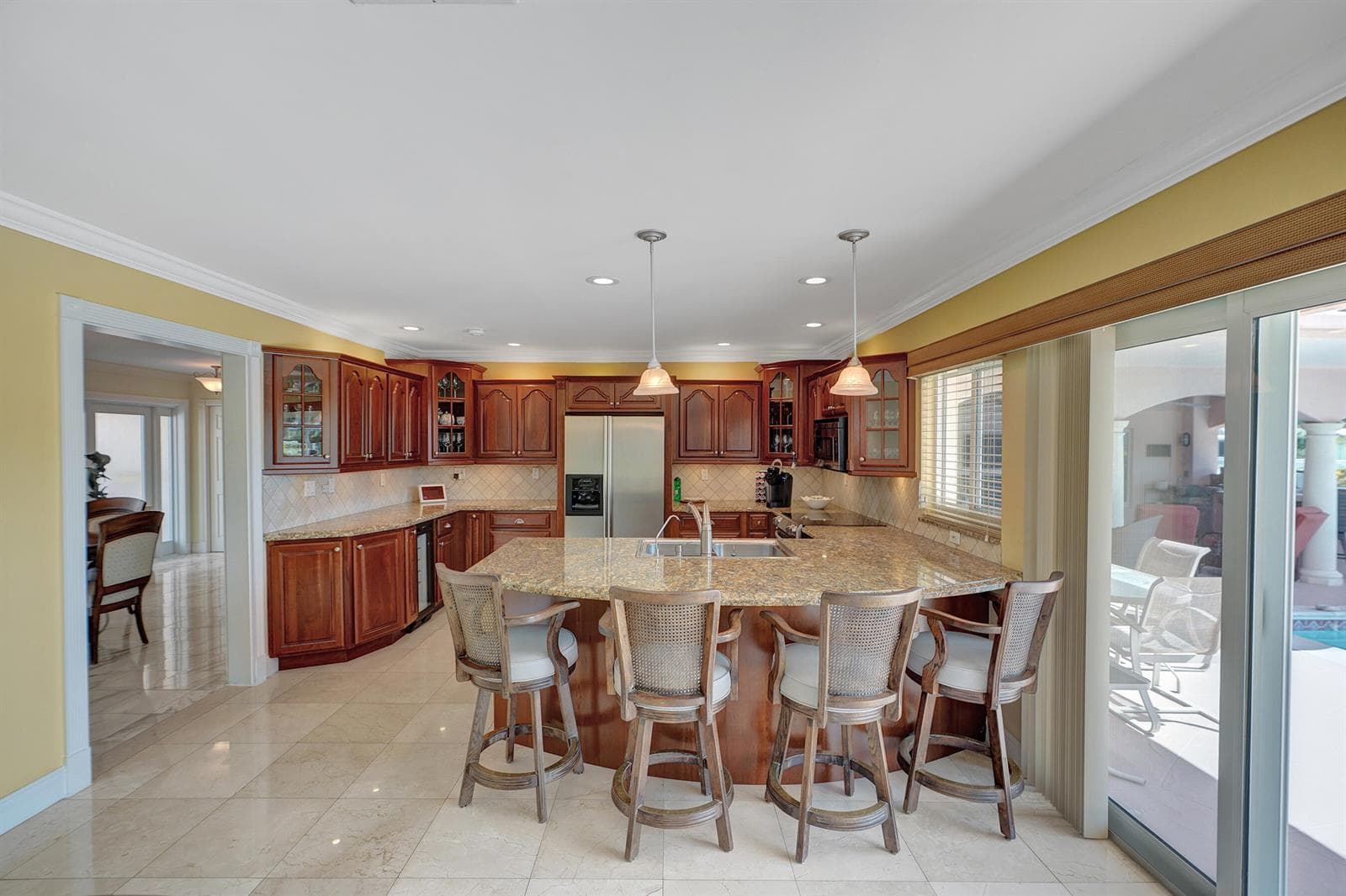 5530 Bayview Dr