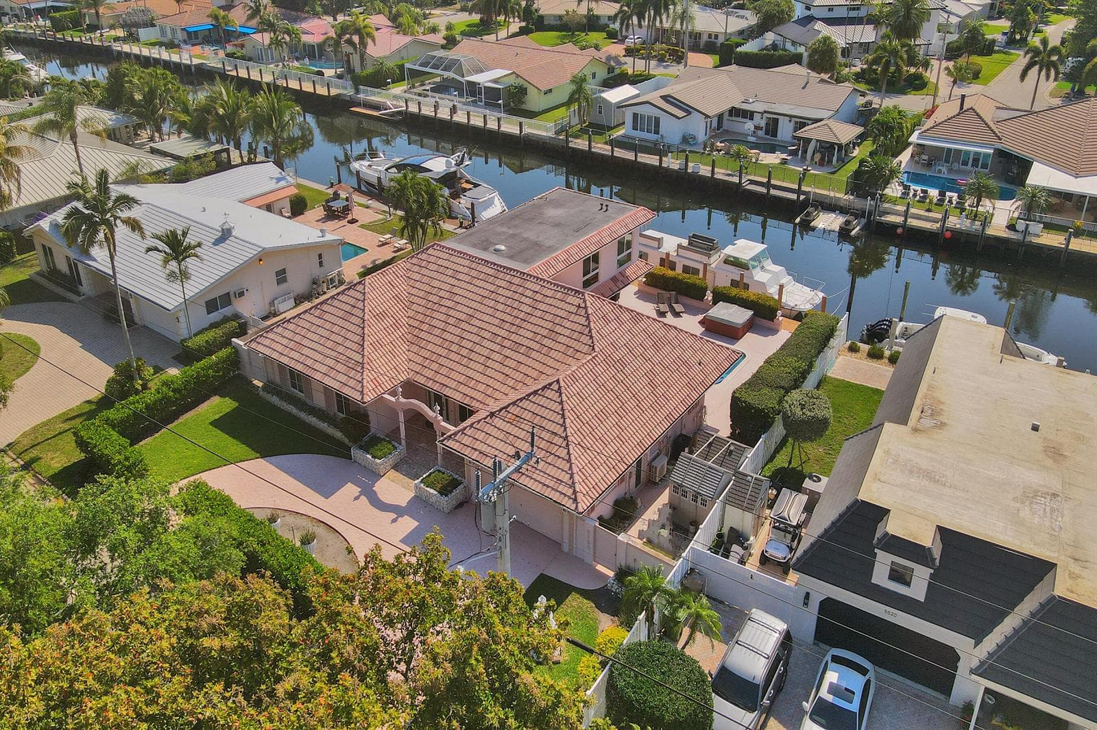 5530 Bayview Dr