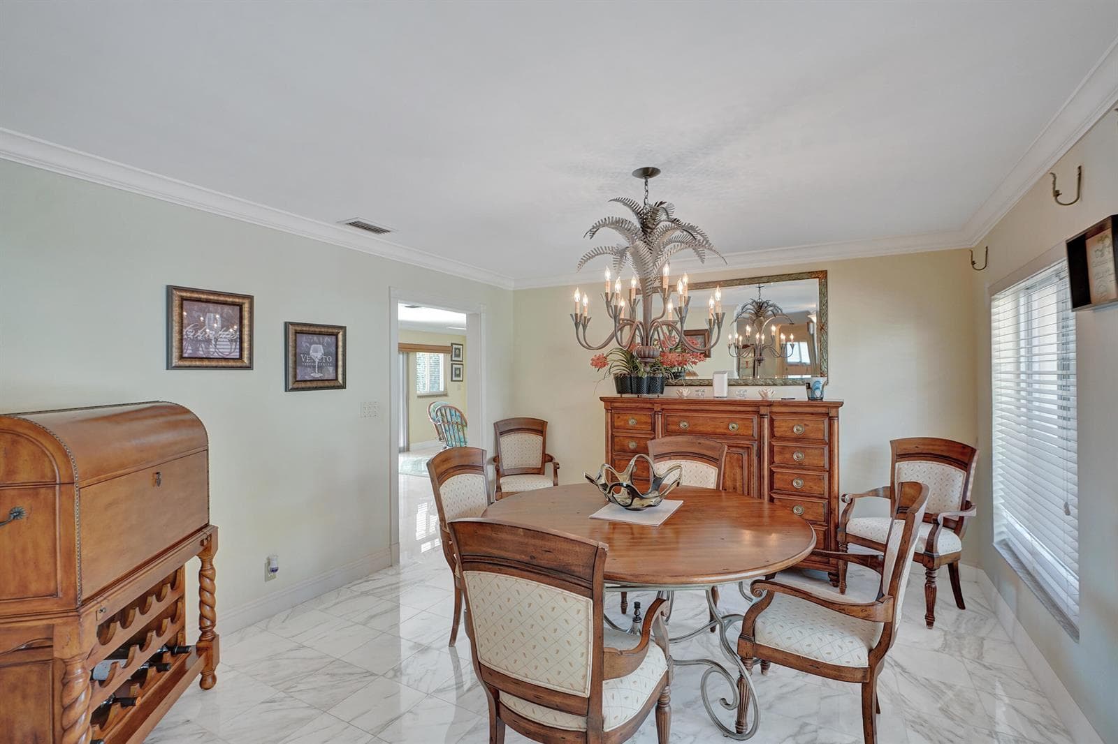 5530 Bayview Dr