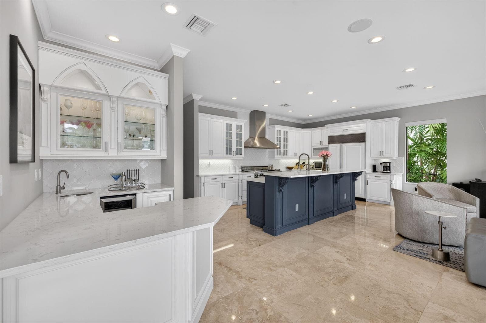 2406 Barcelona Dr