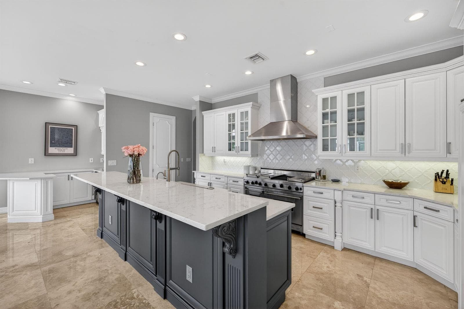 2406 Barcelona Dr