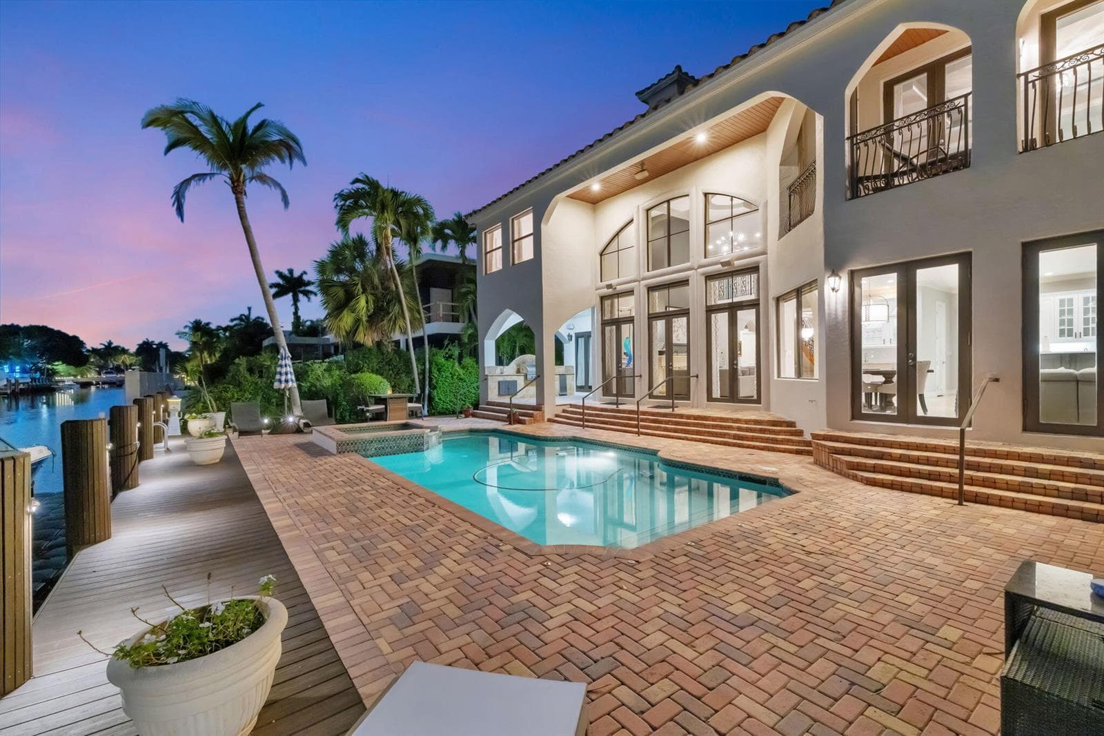 2406 Barcelona Dr