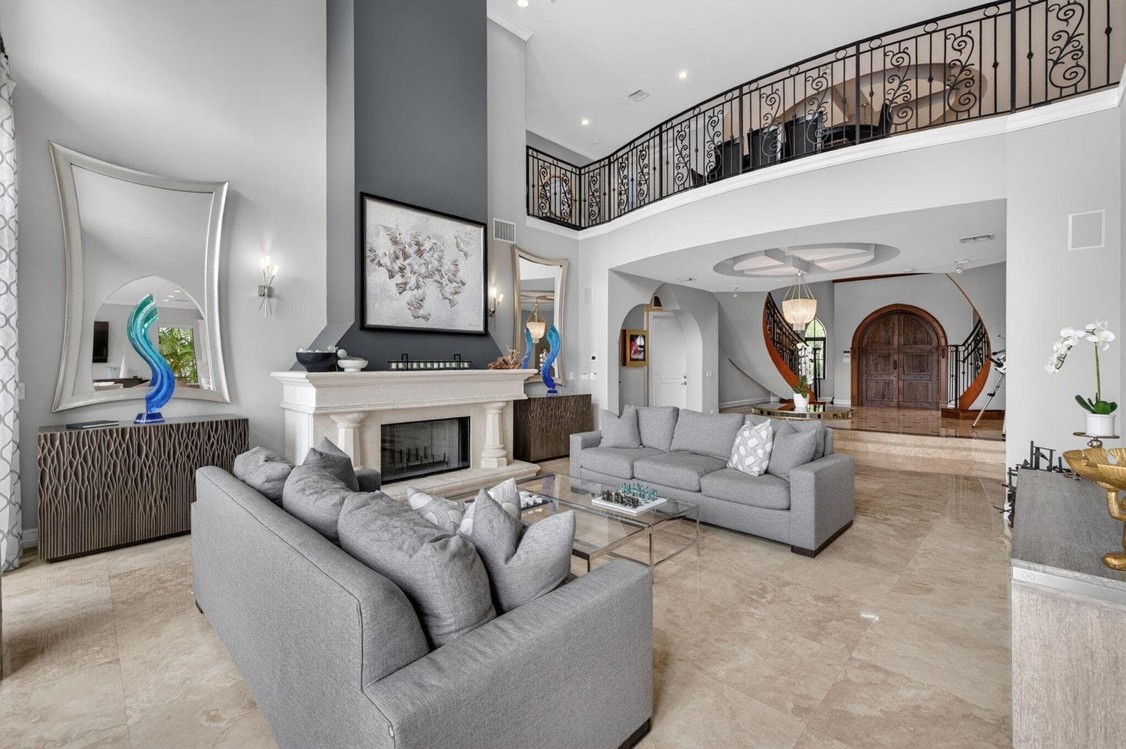2406 Barcelona Dr