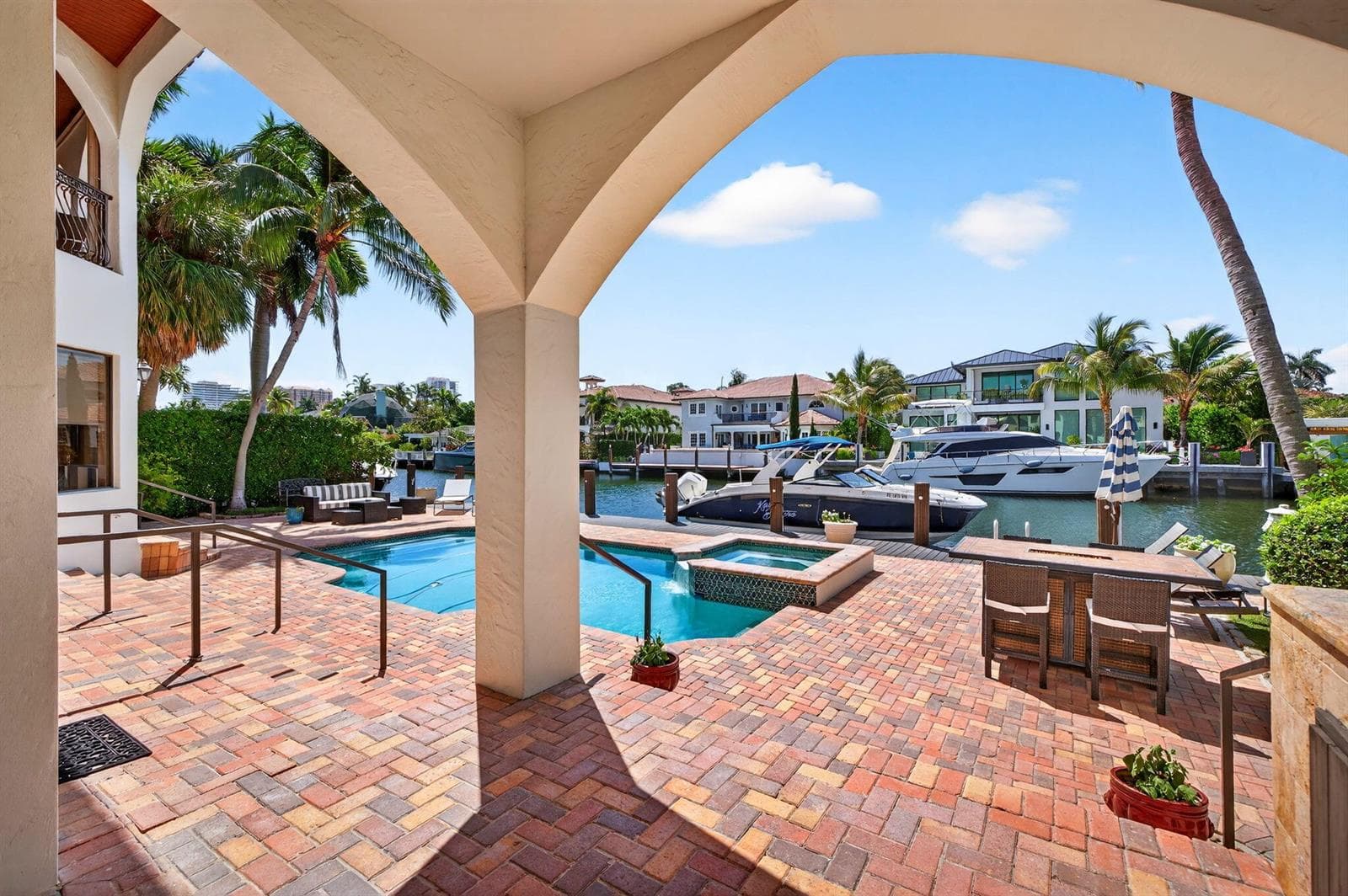 2406 Barcelona Dr