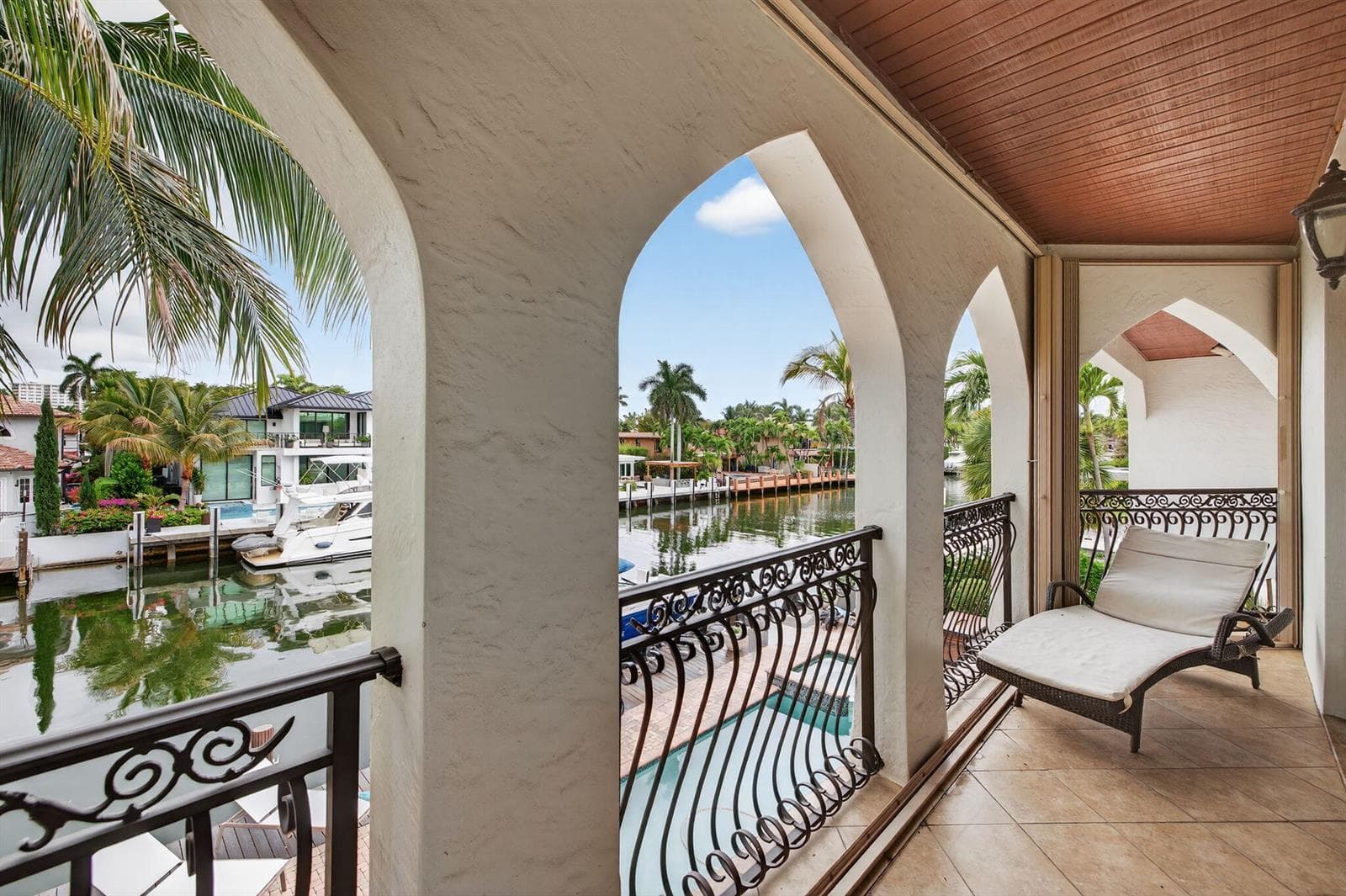 2406 Barcelona Dr