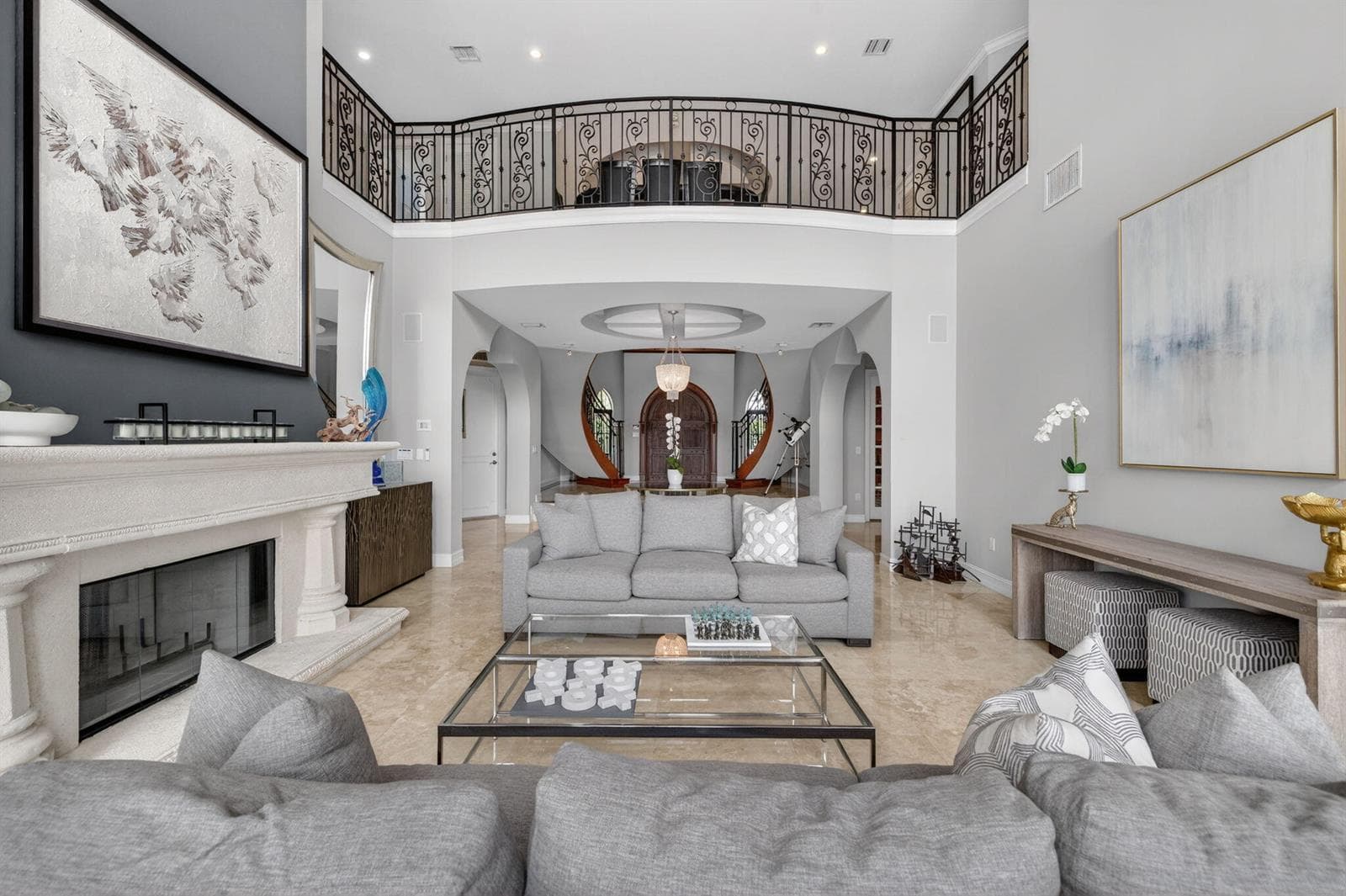 2406 Barcelona Dr