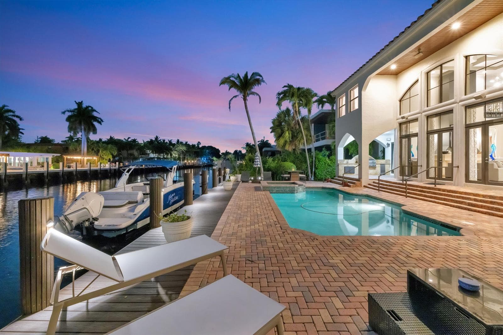 2406 Barcelona Dr
