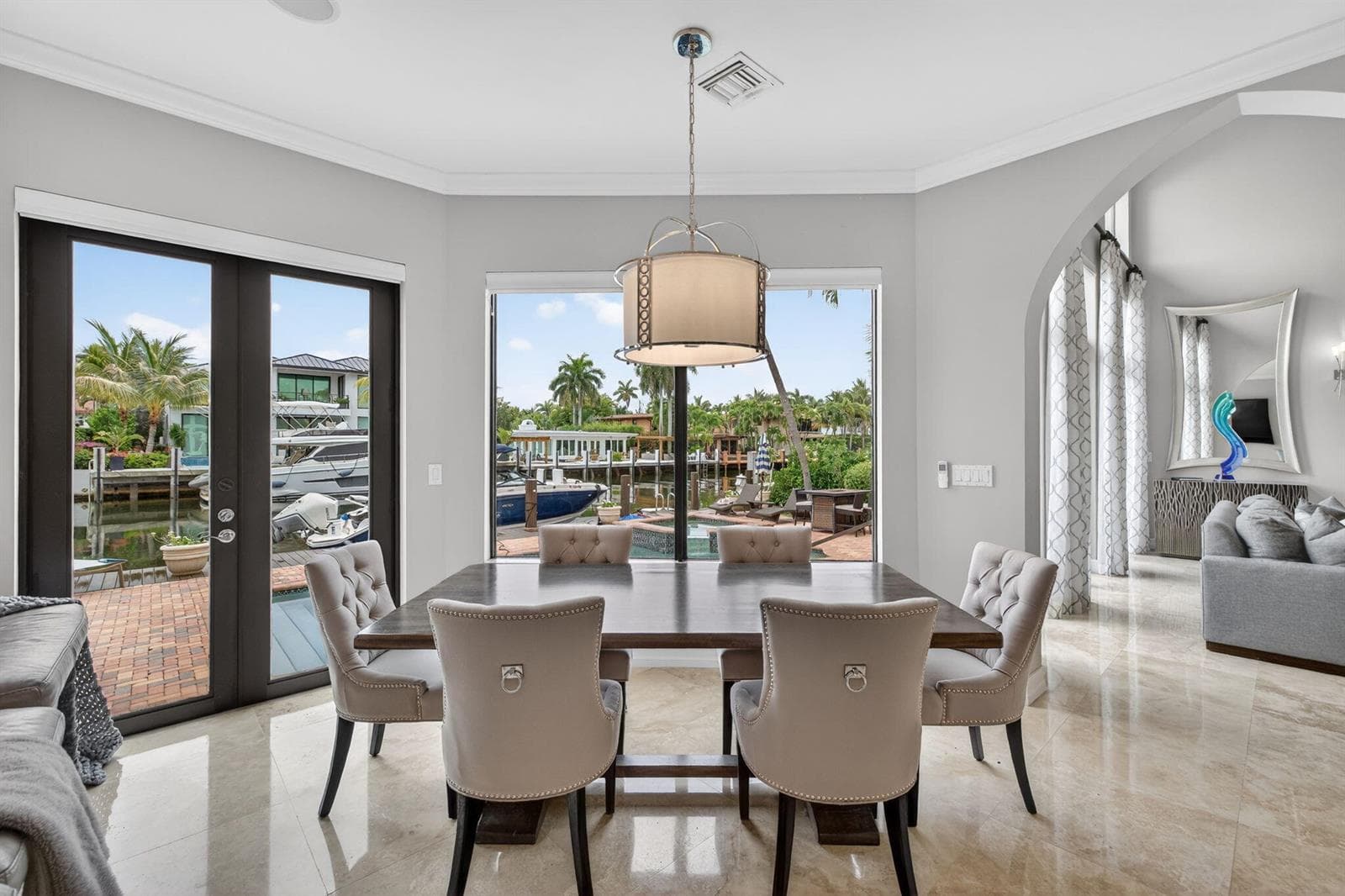 2406 Barcelona Dr