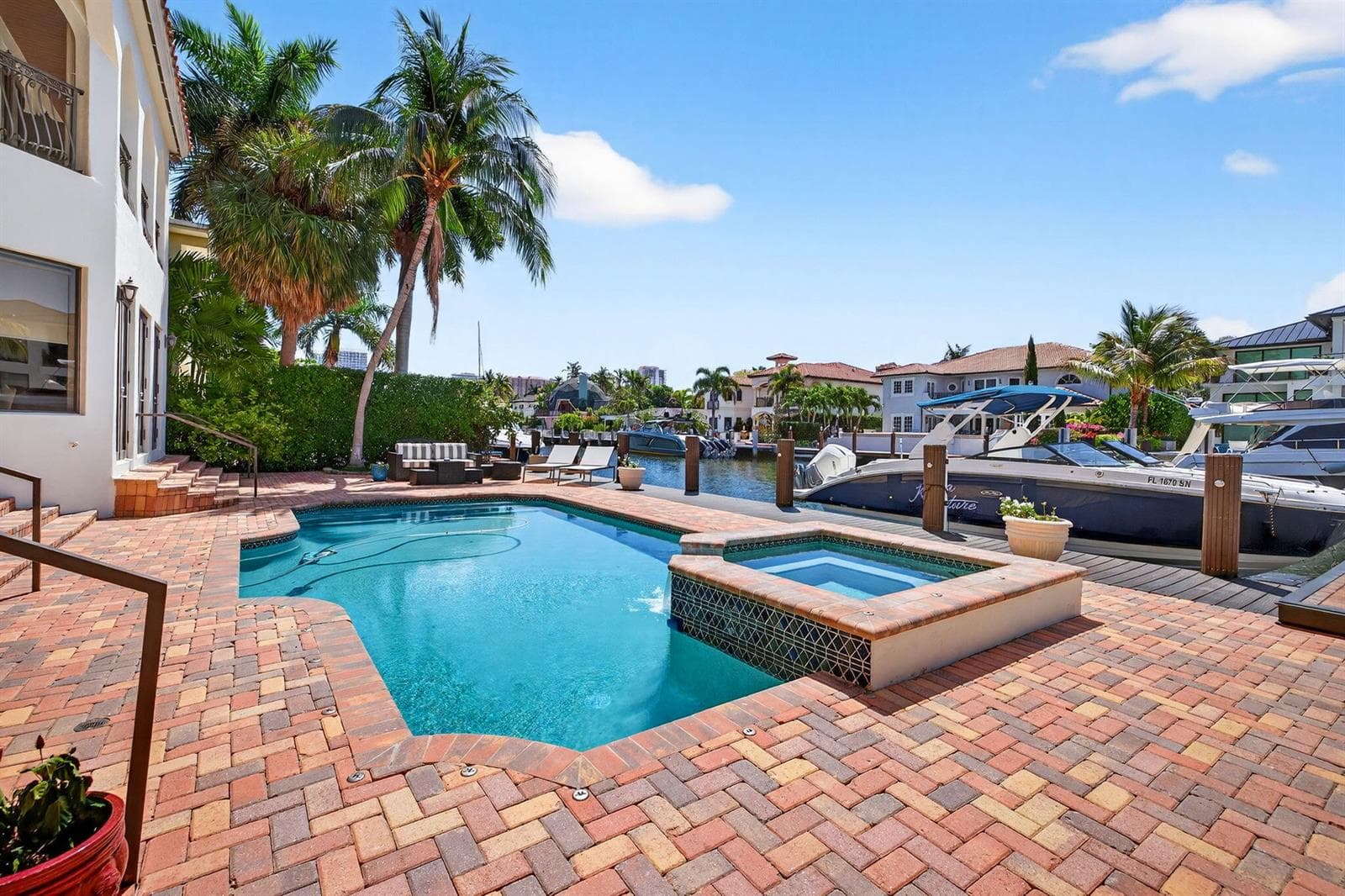 2406 Barcelona Dr