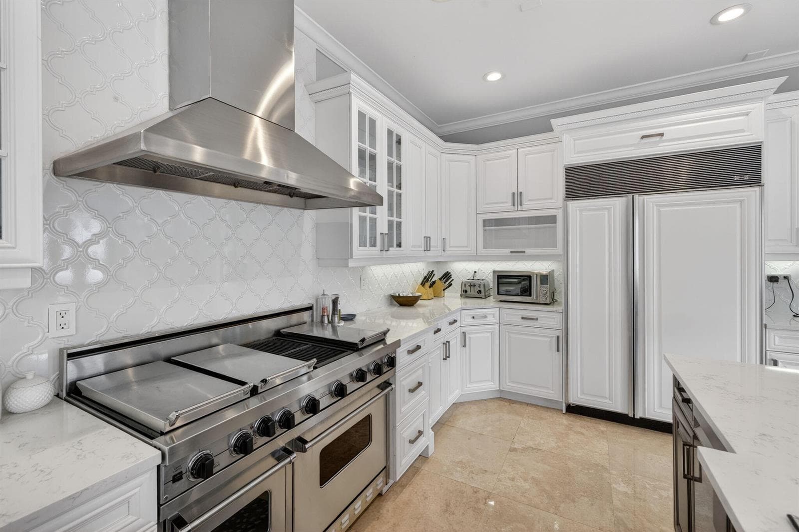 2406 Barcelona Dr