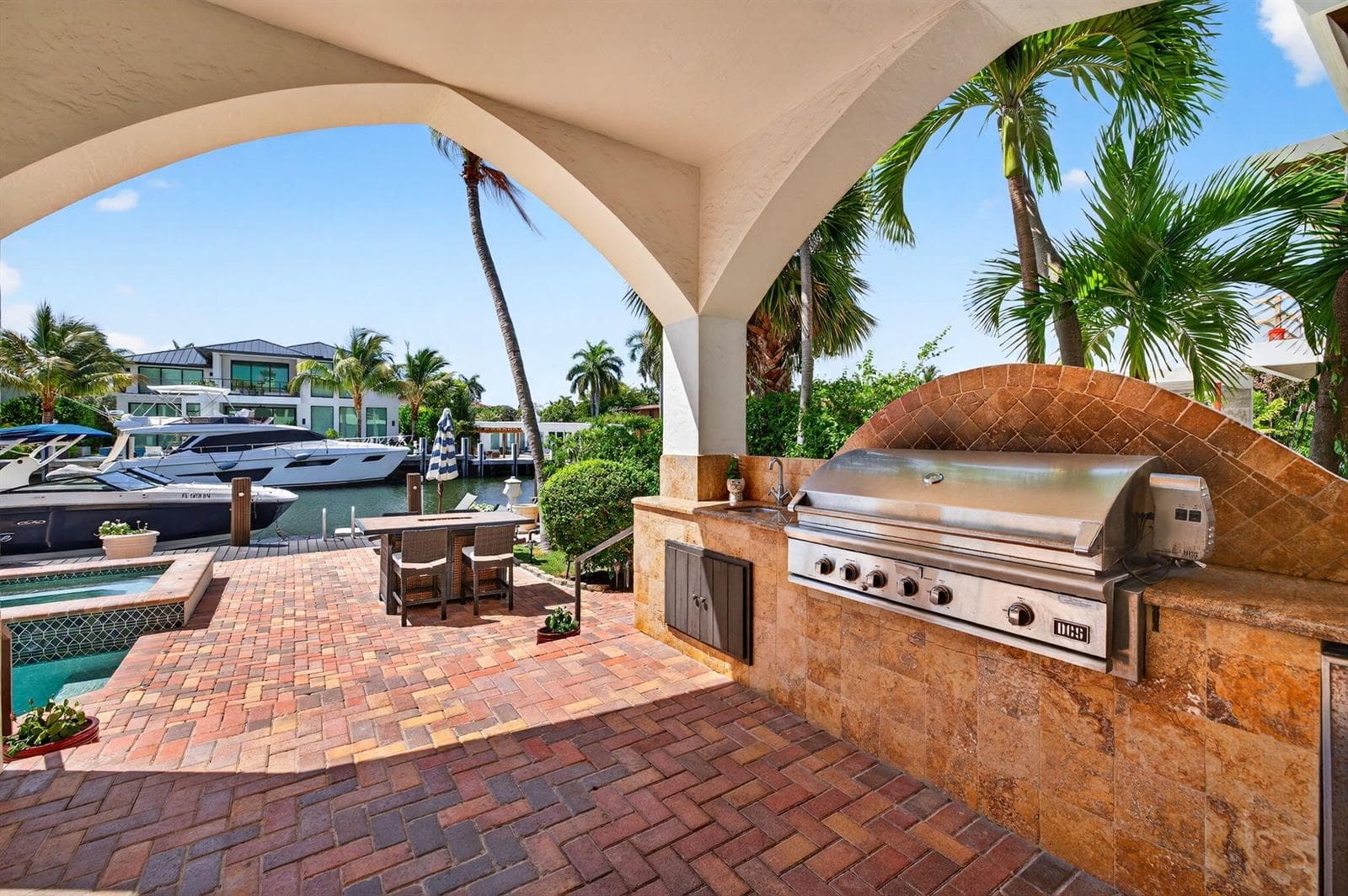 2406 Barcelona Dr