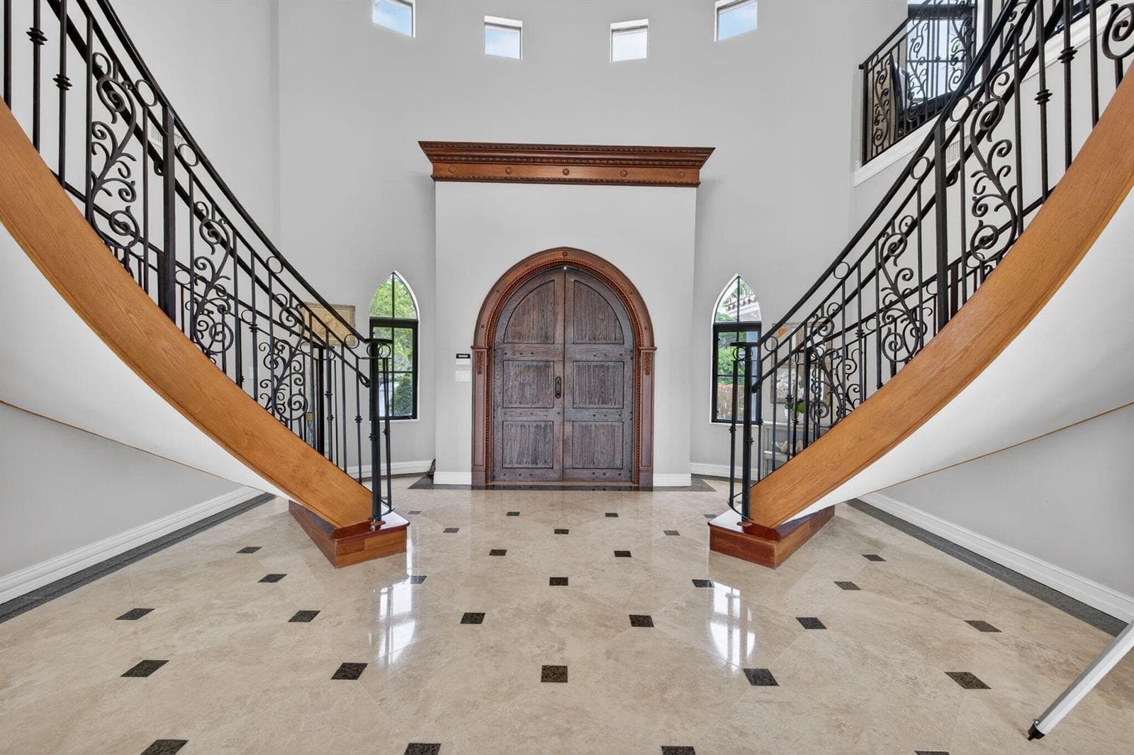 2406 Barcelona Dr