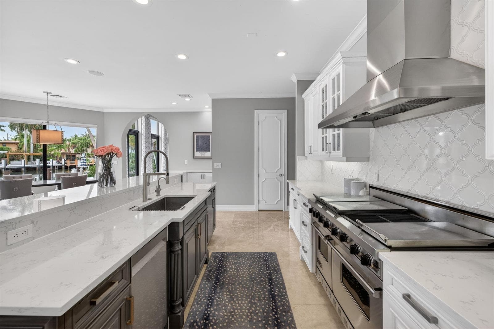 2406 Barcelona Dr