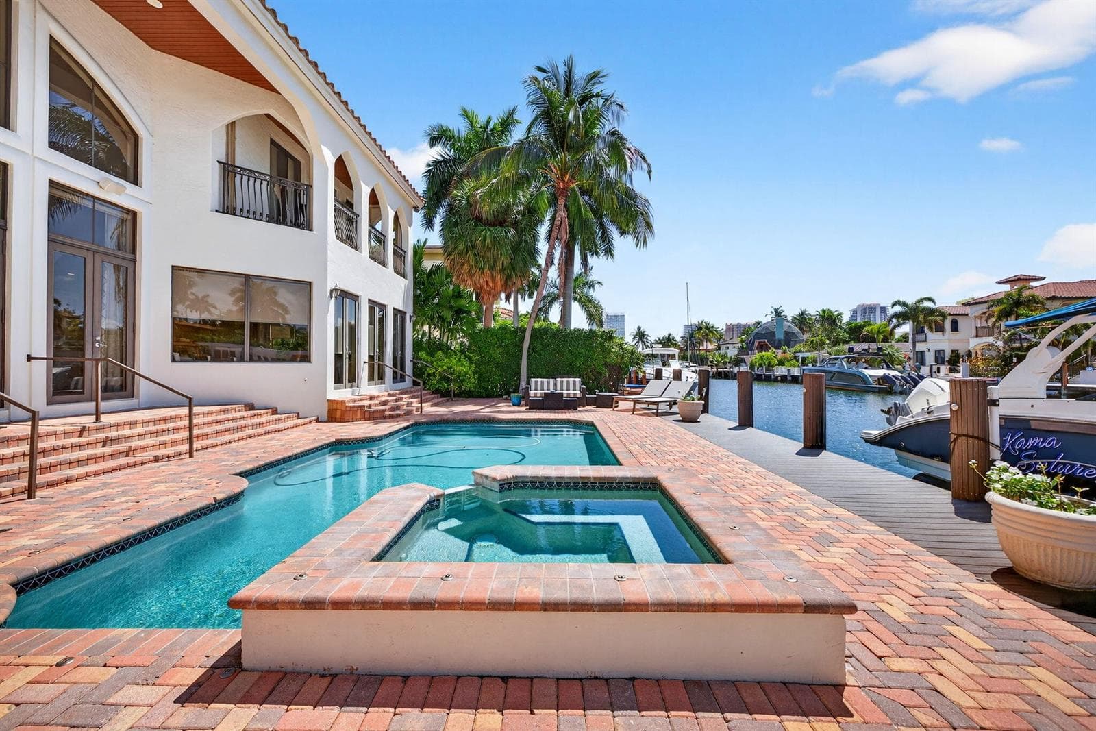 2406 Barcelona Dr