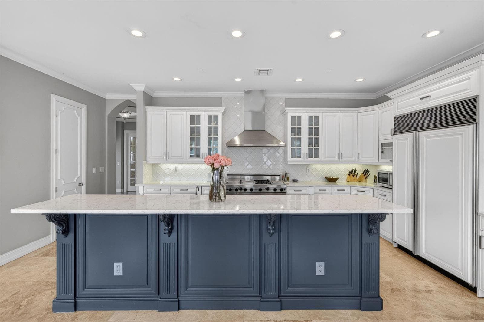 2406 Barcelona Dr