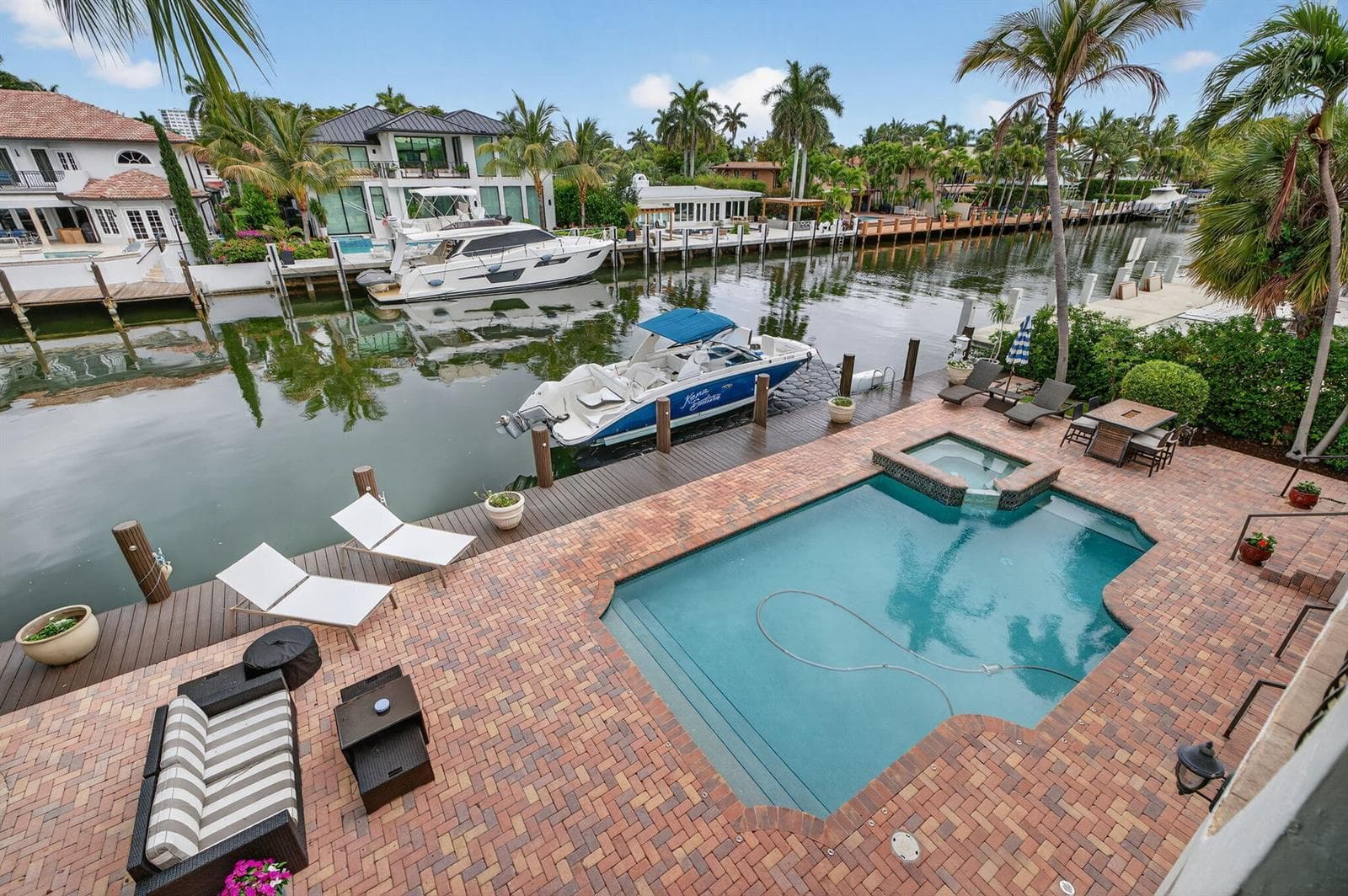 2406 Barcelona Dr