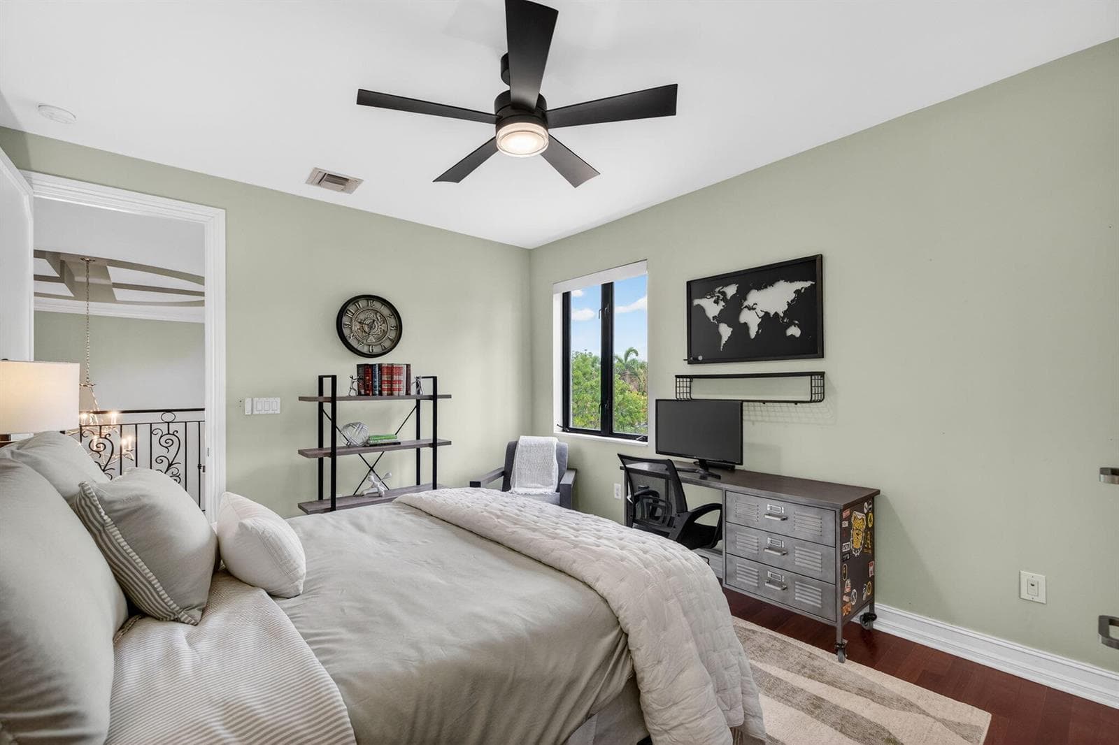 2406 Barcelona Dr